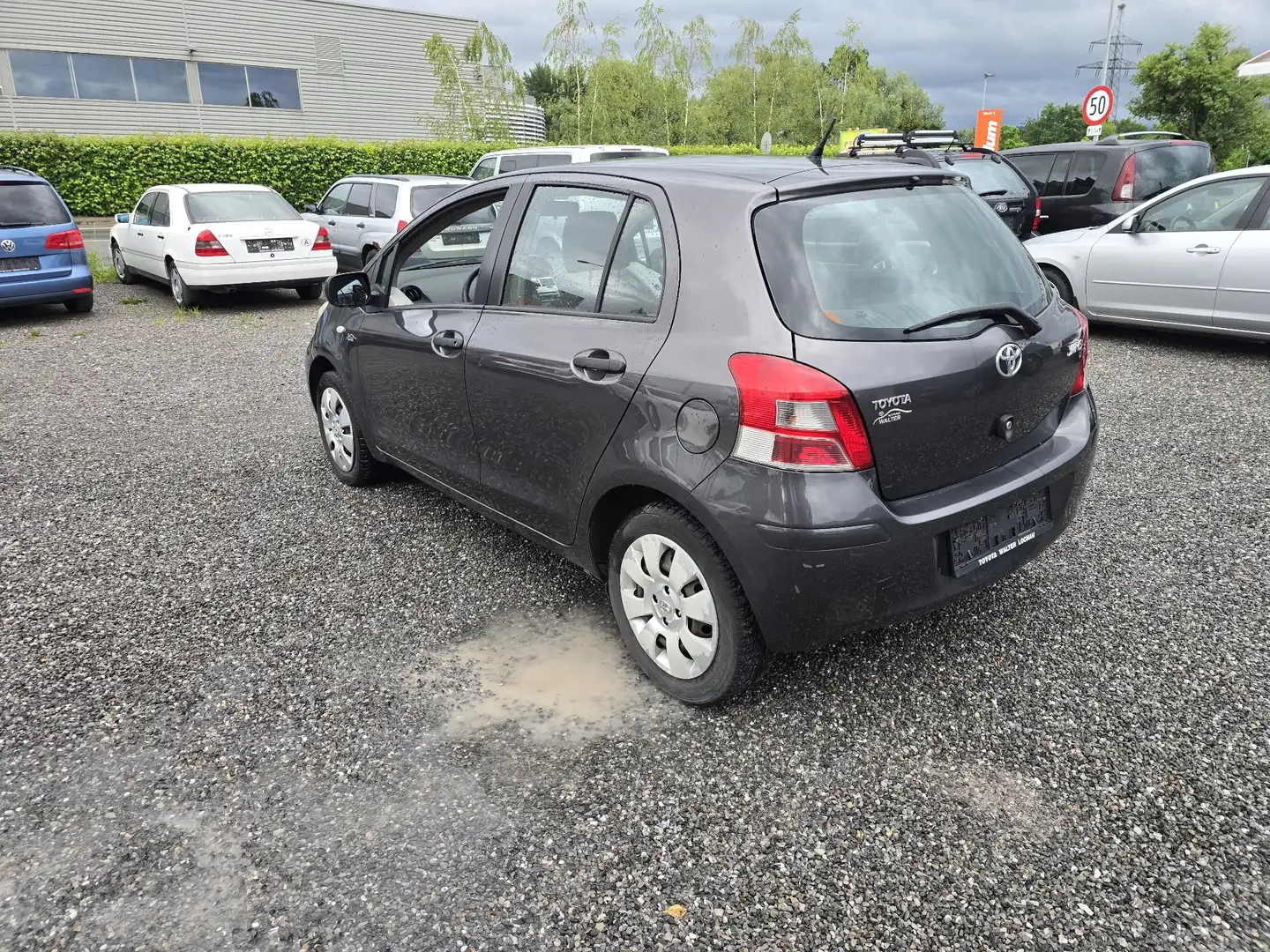 Toyota Yaris 1.0 Schwarz - 2
