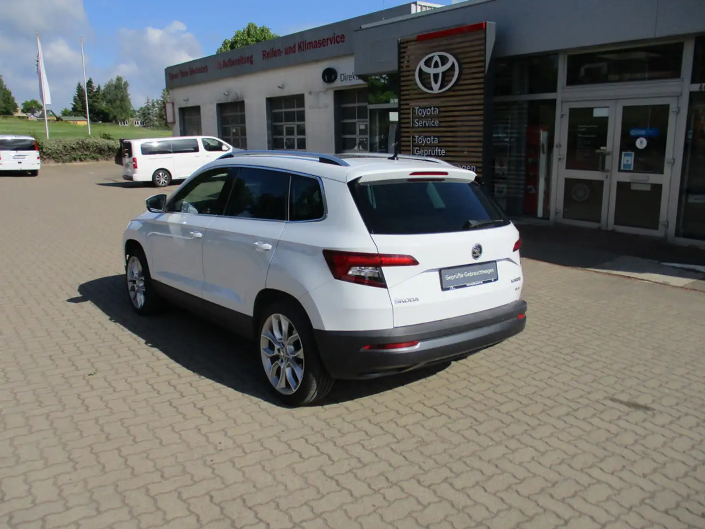 Skoda Karoq 2.0 TDI Style 4x4 Wit - 2