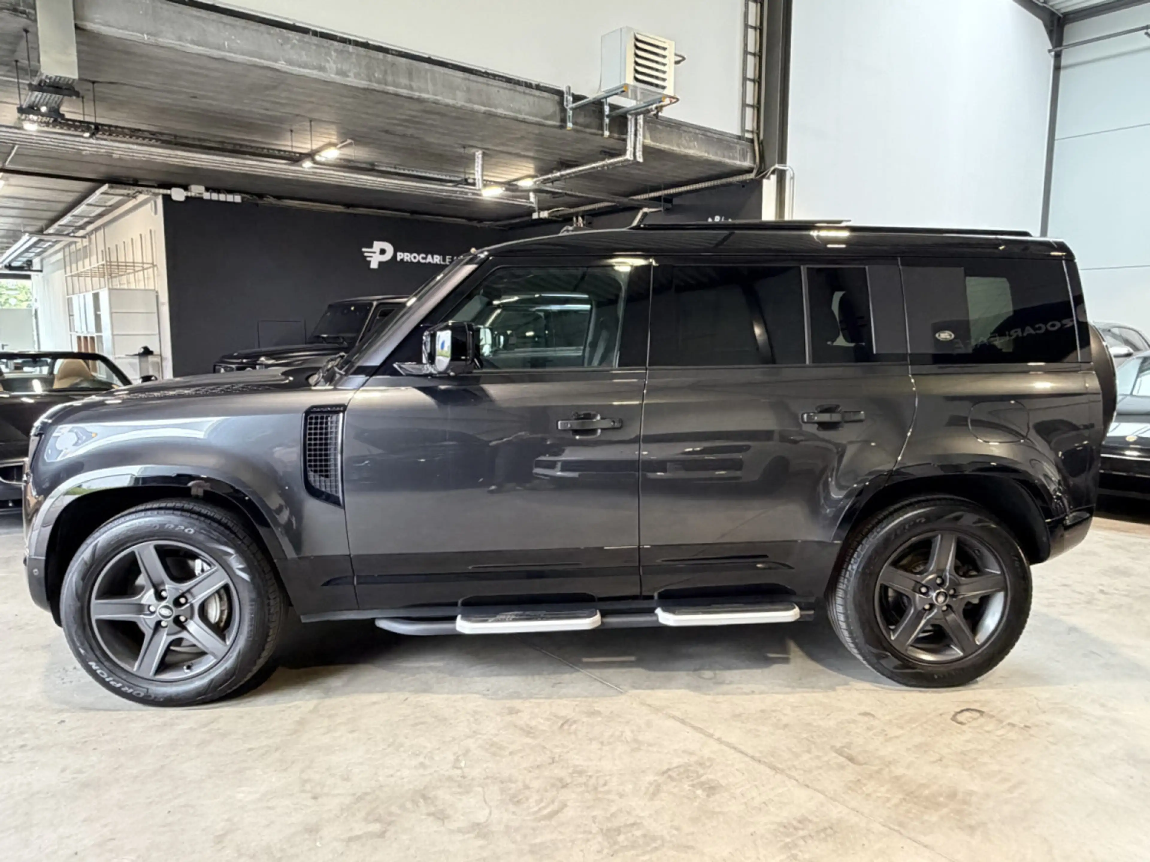 Land Rover Defender Defender 110 P300 Hybrid X-Dynamic SE/CARPATHIAN — photo 4