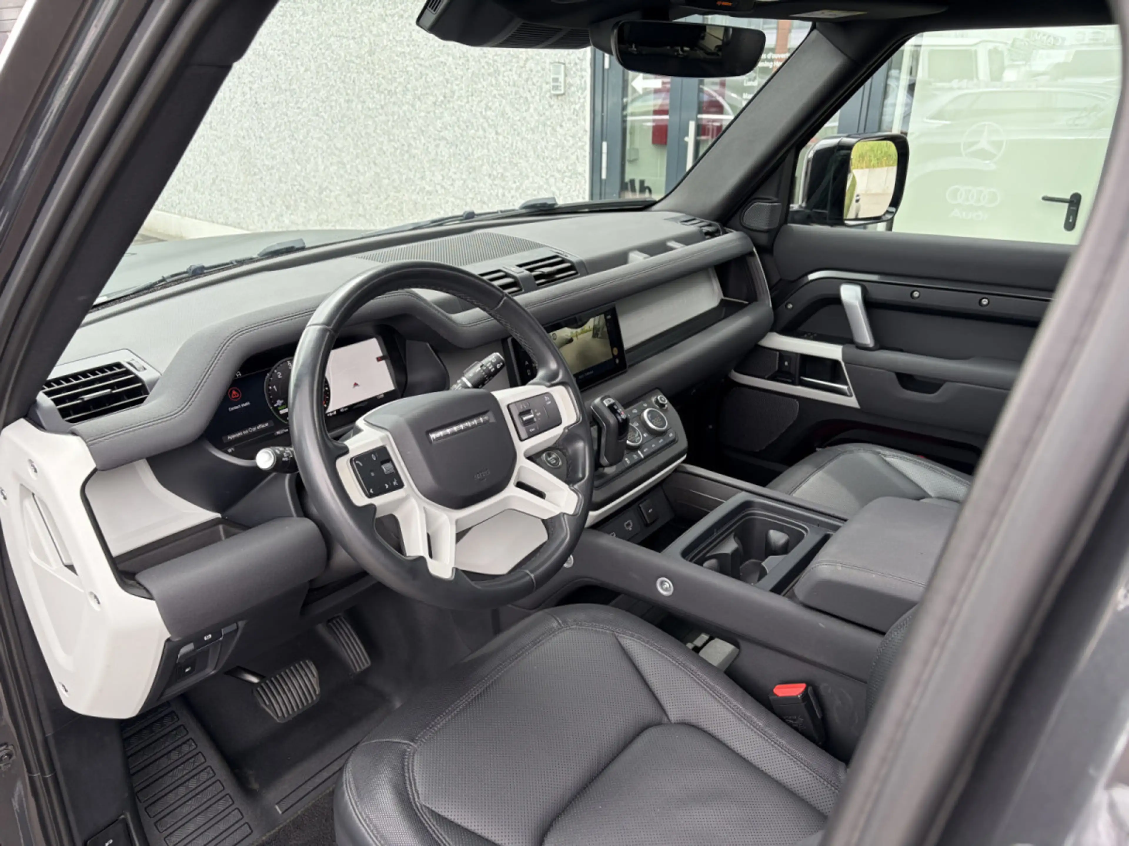 Land Rover Defender Defender 110 P300 Hybrid X-Dynamic SE/CARPATHIAN — photo 8