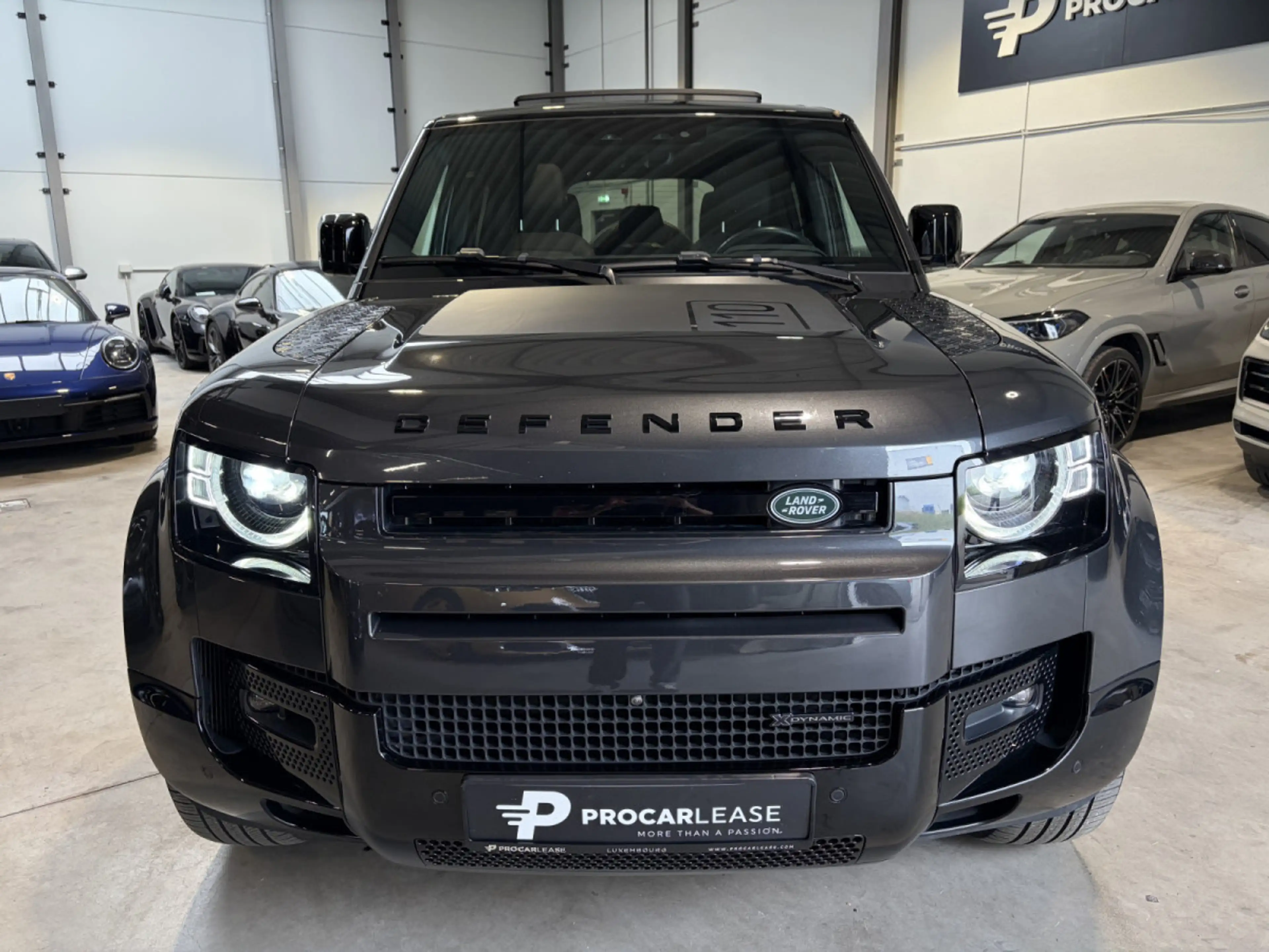 Land Rover Defender Defender 110 P300 Hybrid X-Dynamic SE/CARPATHIAN — photo 2