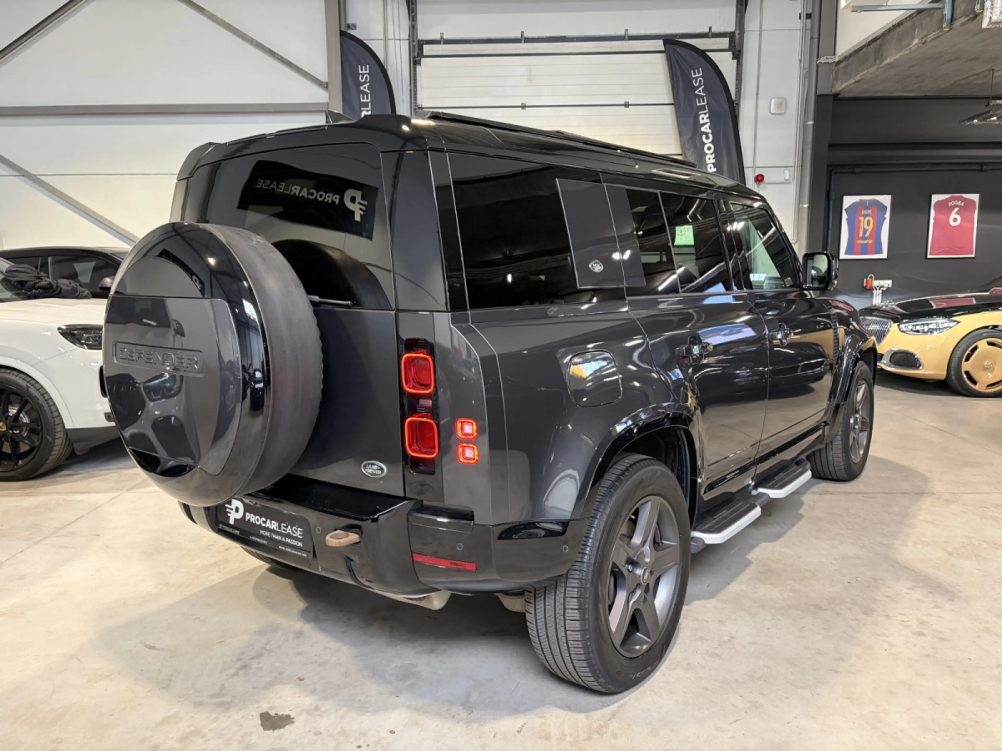 Land Rover Defender Defender 110 P300 Hybrid X-Dynamic SE/CARPATHIAN — photo 7