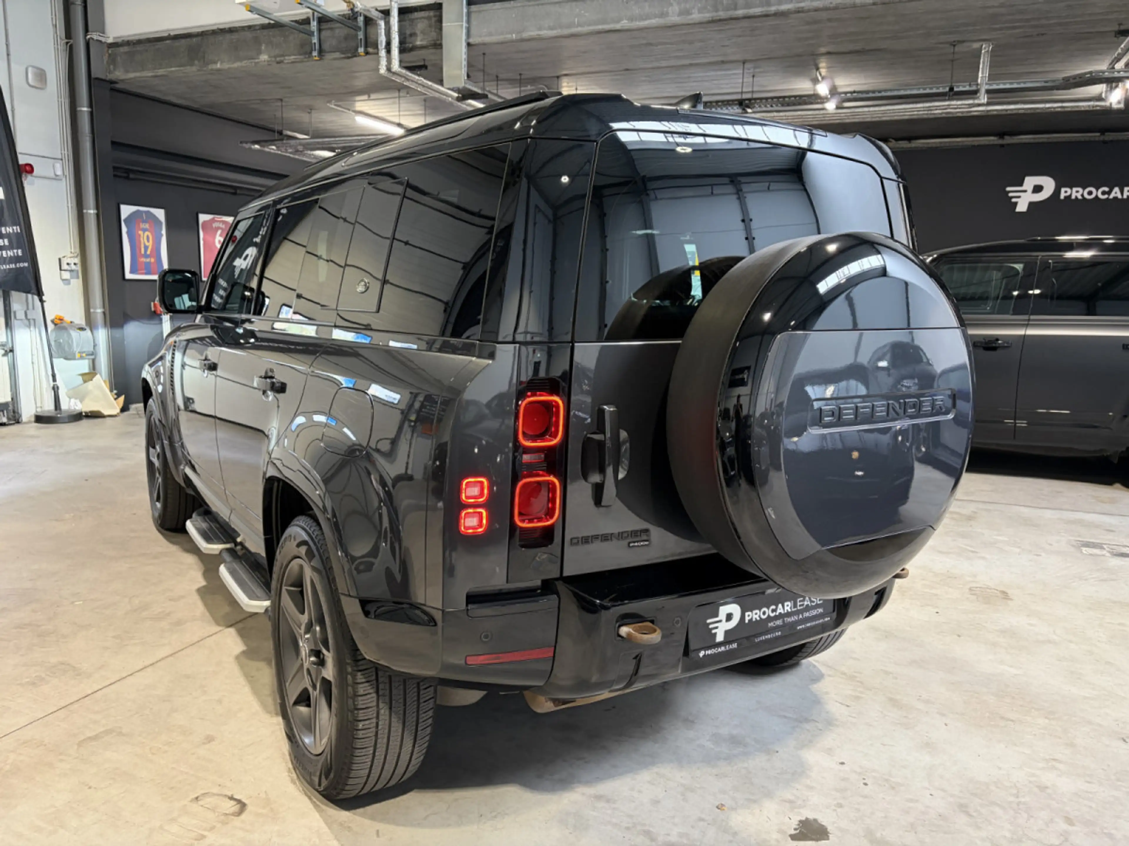 Land Rover Defender Defender 110 P300 Hybrid X-Dynamic SE/CARPATHIAN — photo 5