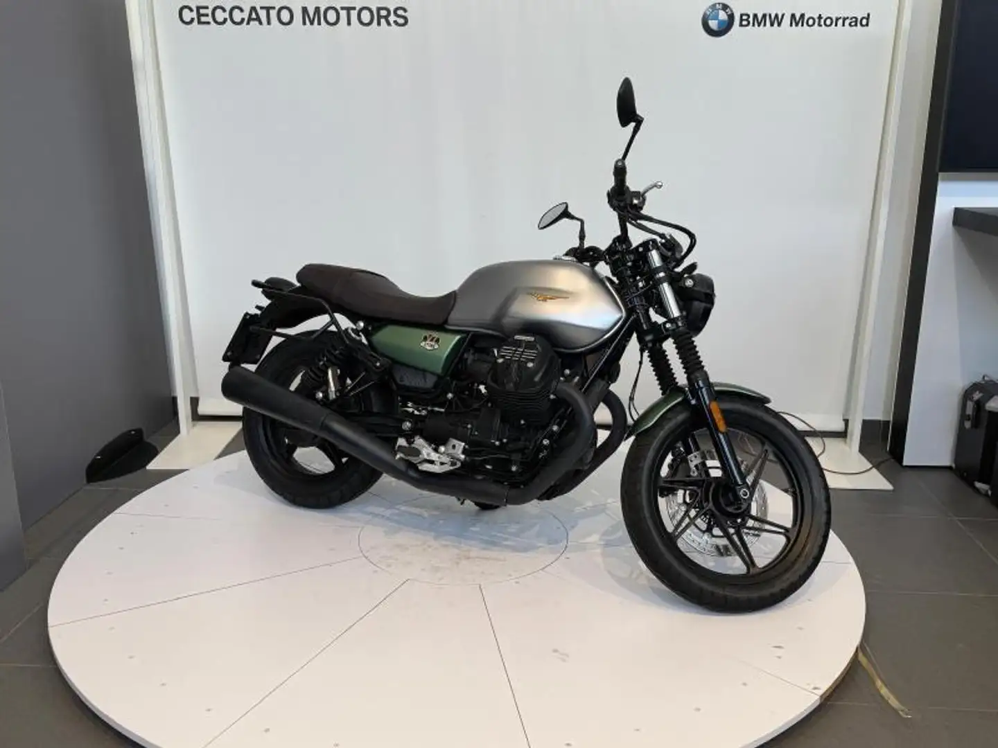 Moto Guzzi Stone my14 Rosso - 2