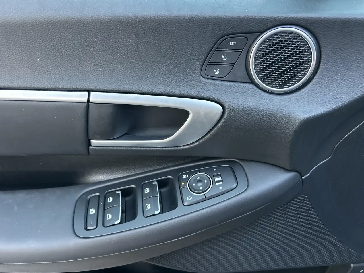 Hyundai SONATA снимка Hyundai SONATA