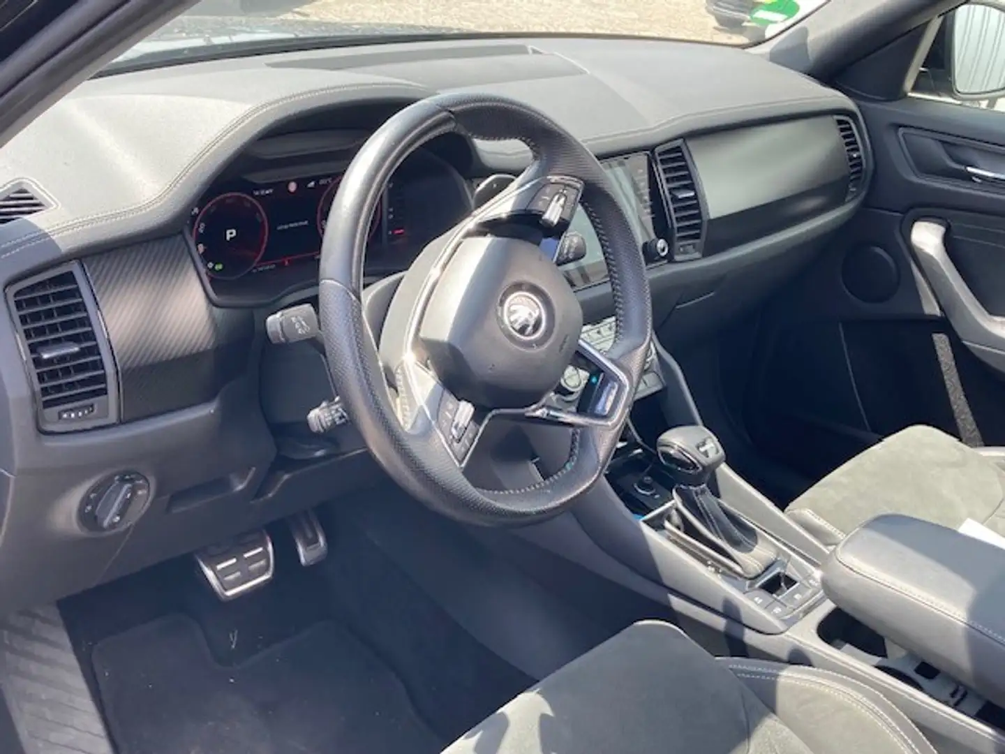 Skoda Kodiaq 1.5 TSI Sportline Business 7persoons 150pk DSG/AUT Zwart - 2