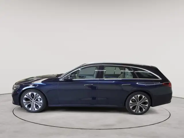 Mercedes-Benz E-Class view 6