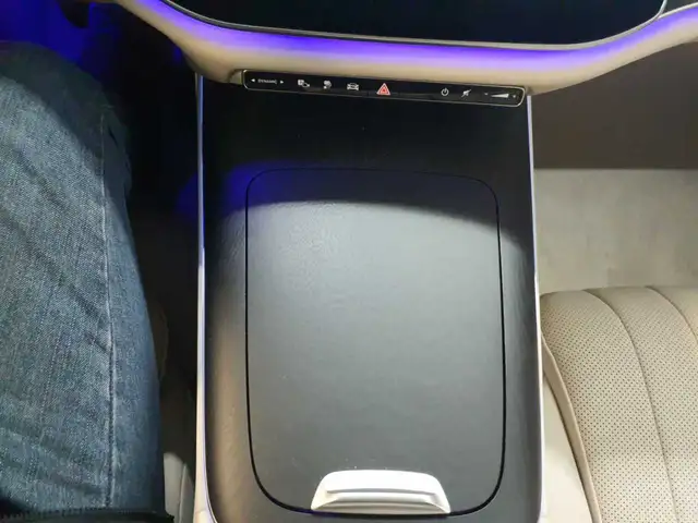 Mercedes-Benz E-Class view 10