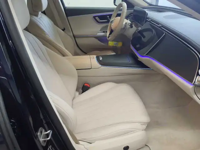 Mercedes-Benz E-Class view 8