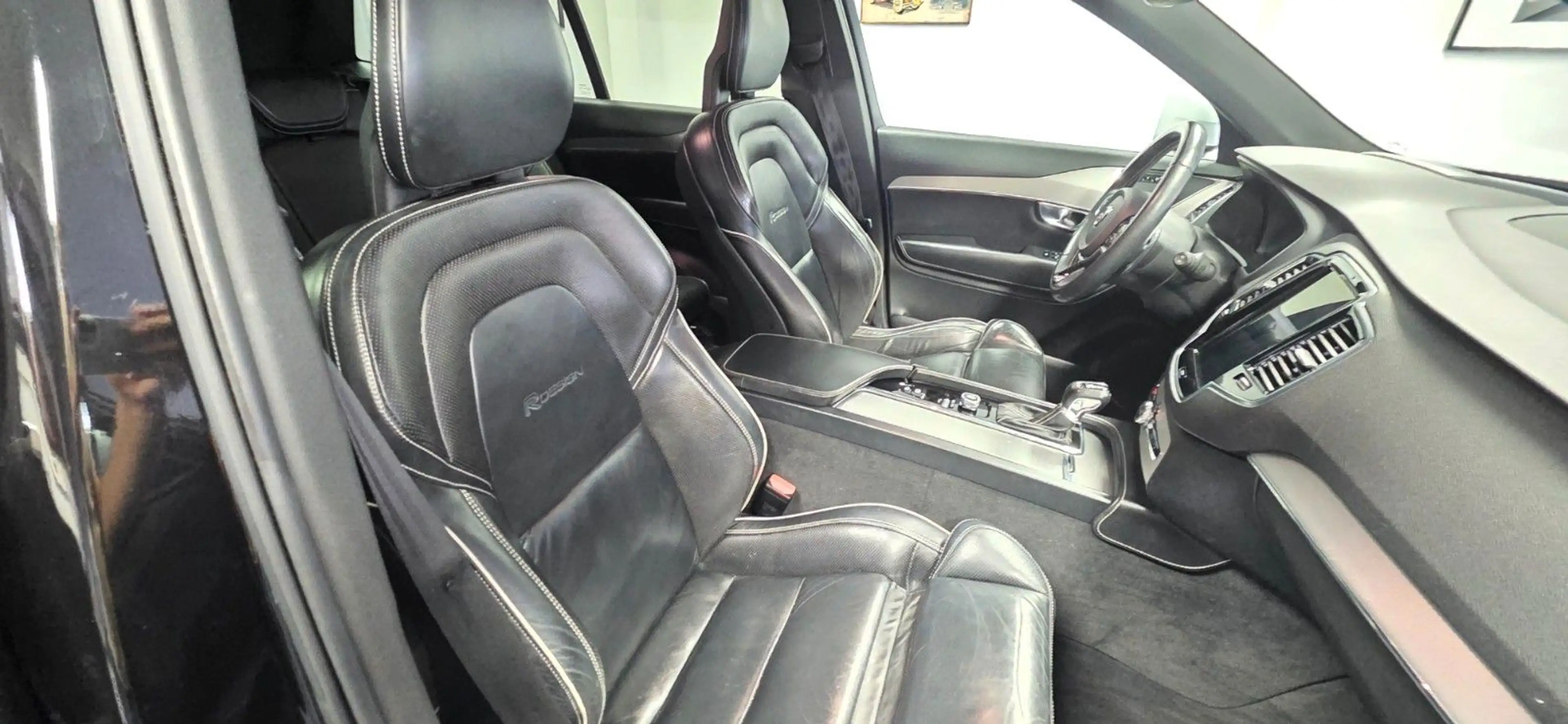 Volvo XC90 D5 AWD R-Design Automatik 85.000 km — photo 13
