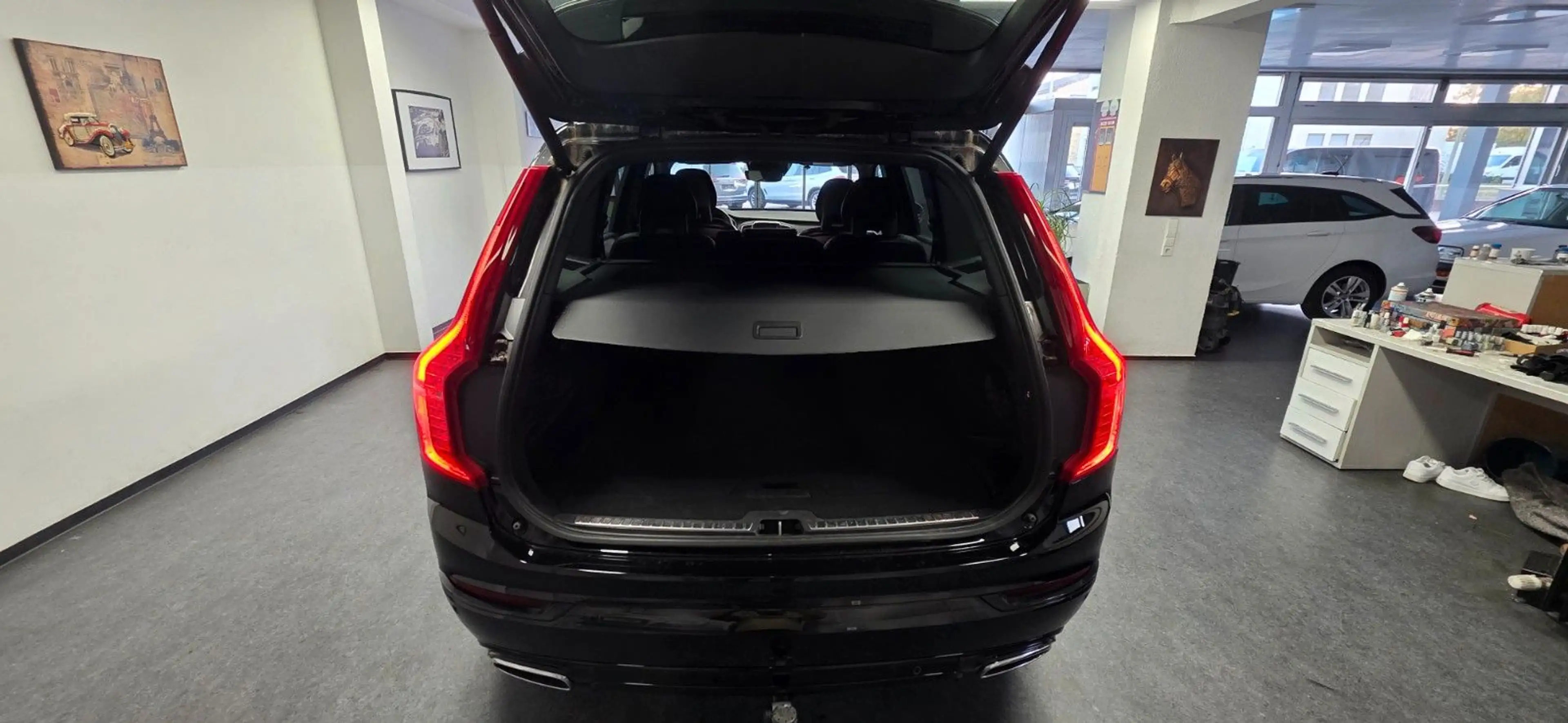 Volvo XC90 D5 AWD R-Design Automatik 85.000 km — photo 8