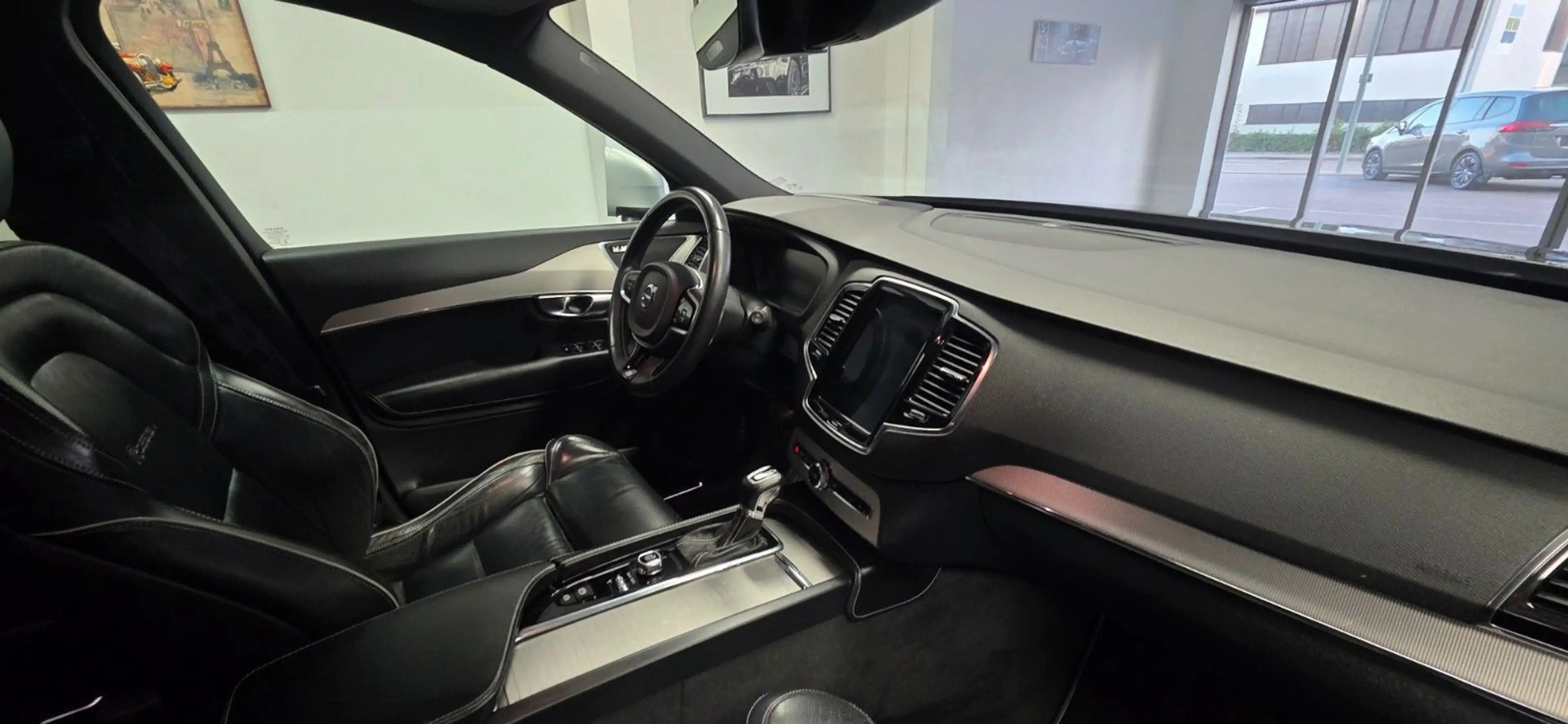Volvo XC90 D5 AWD R-Design Automatik 85.000 km — photo 12