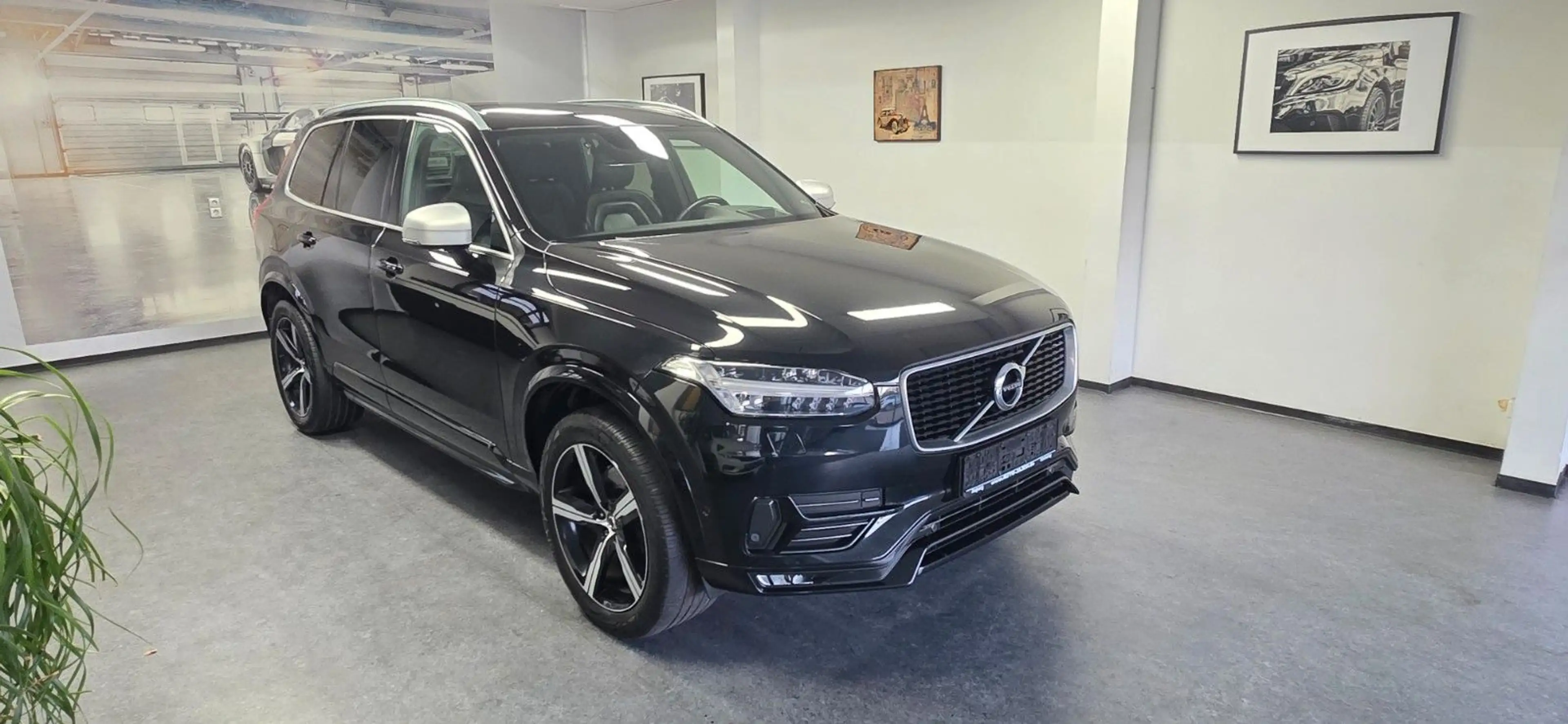Volvo XC90 D5 AWD R-Design Automatik 85.000 km — photo 2