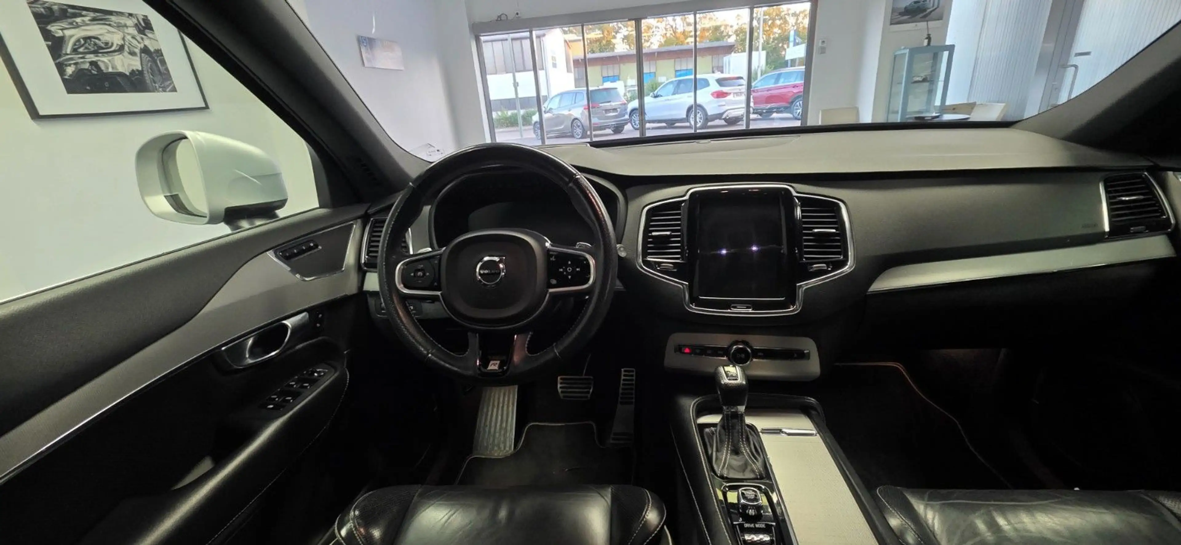 Volvo XC90 D5 AWD R-Design Automatik 85.000 km — photo 11