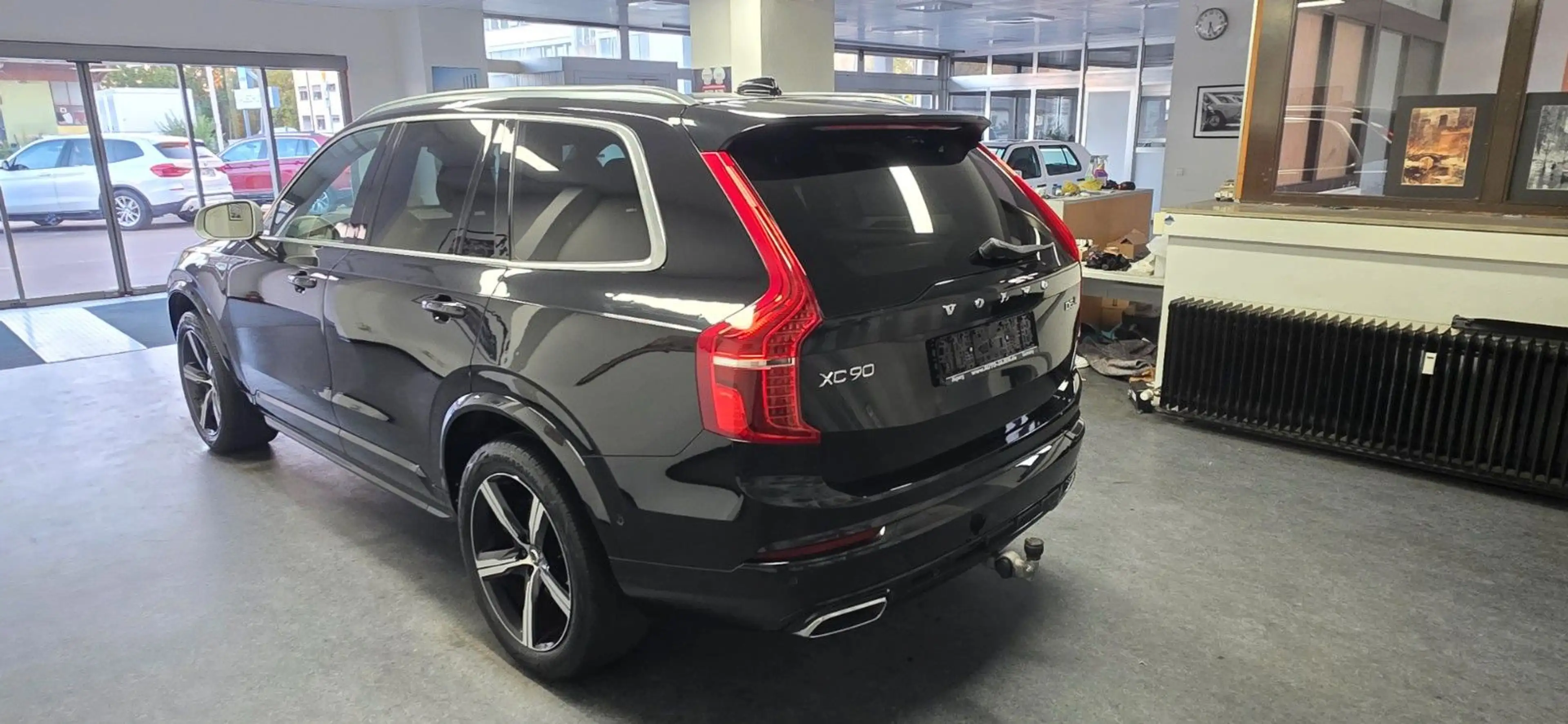 Volvo XC90 D5 AWD R-Design Automatik 85.000 km — photo 5