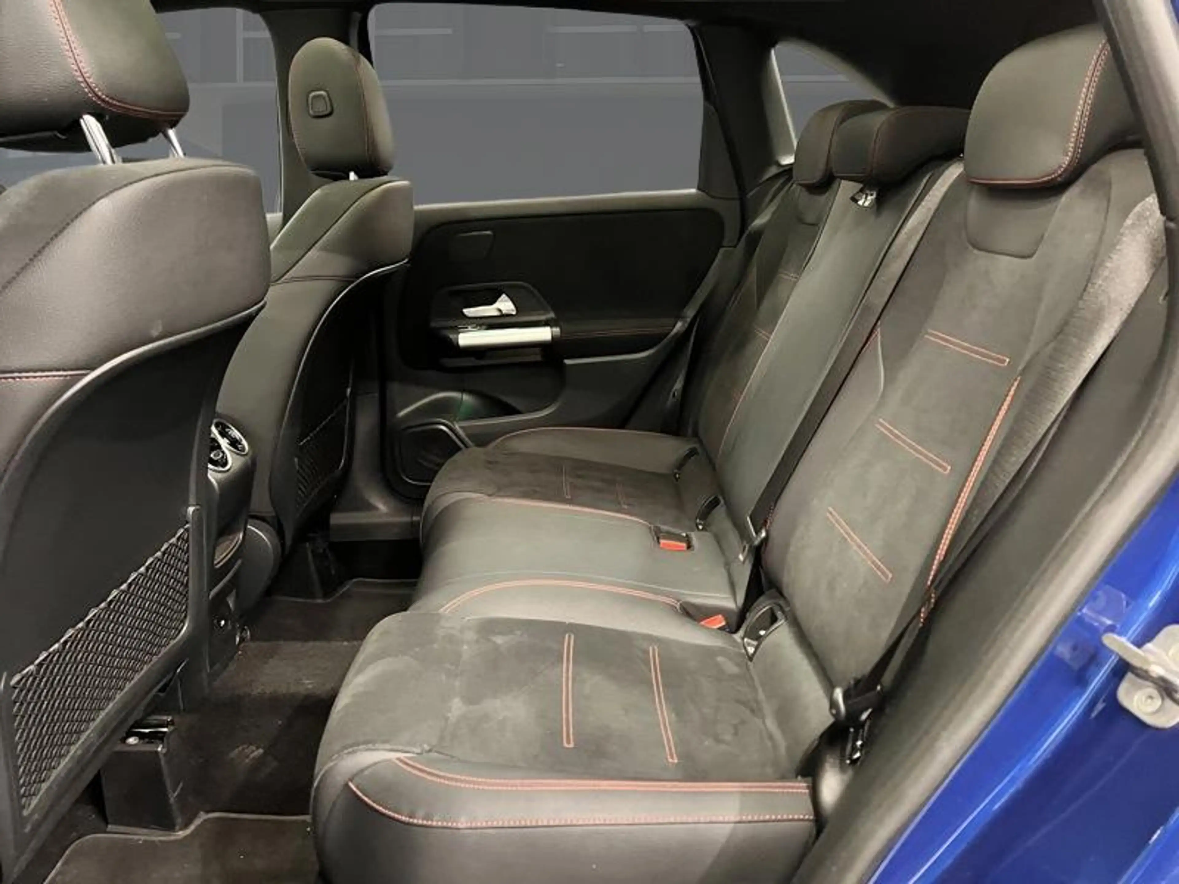 Mercedes-Benz B 180 d AMG Pack Night Pano Attelage — photo 9