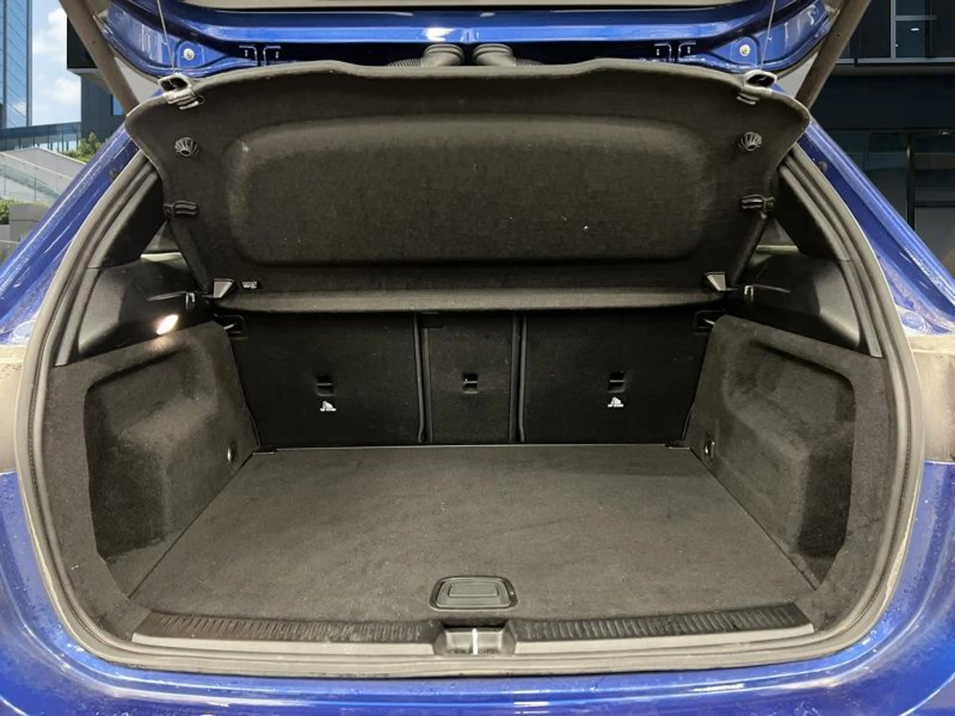 Mercedes-Benz B 180 d AMG Pack Night Pano Attelage — photo 13