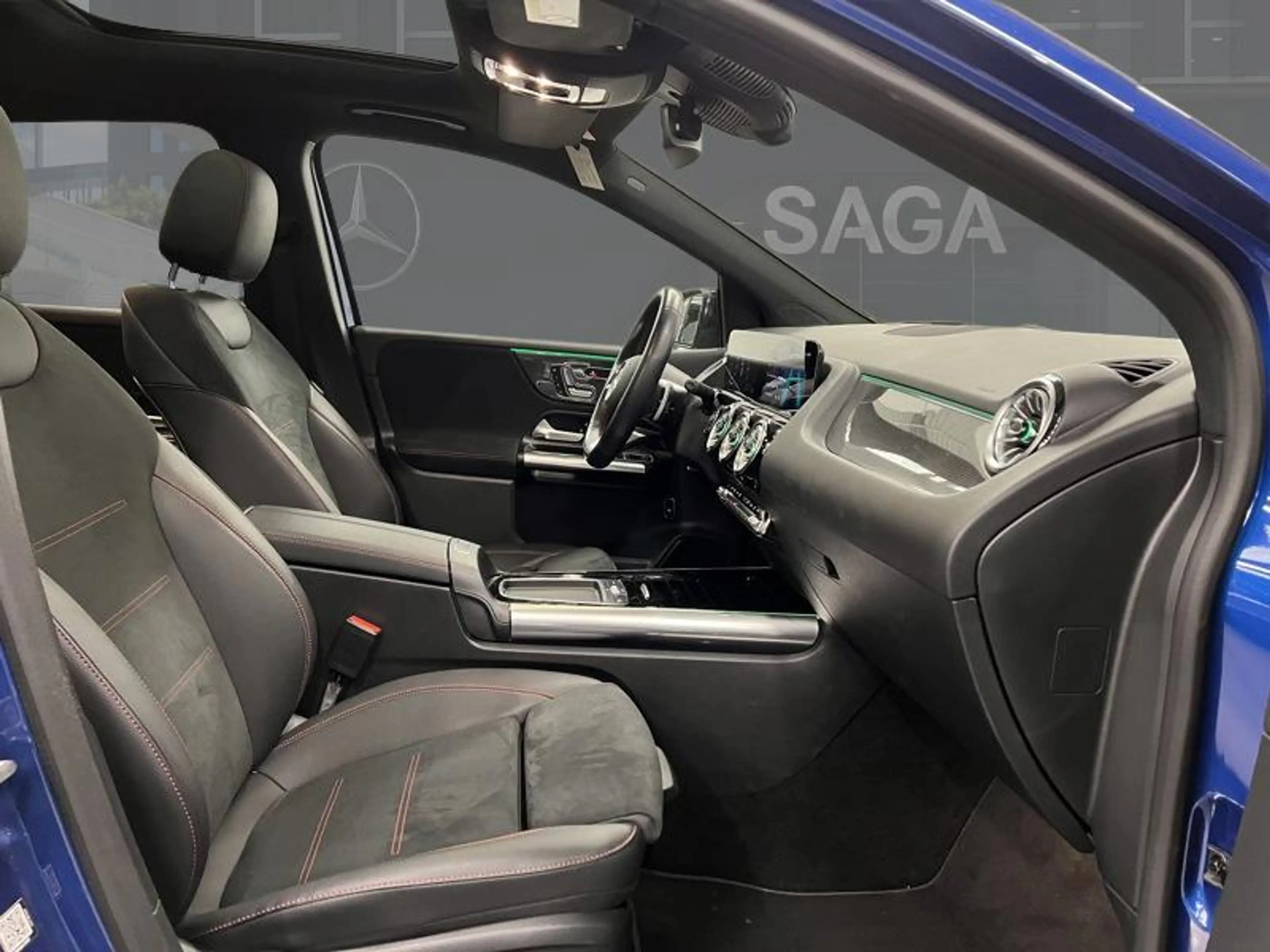 Mercedes-Benz B 180 d AMG Pack Night Pano Attelage — photo 10