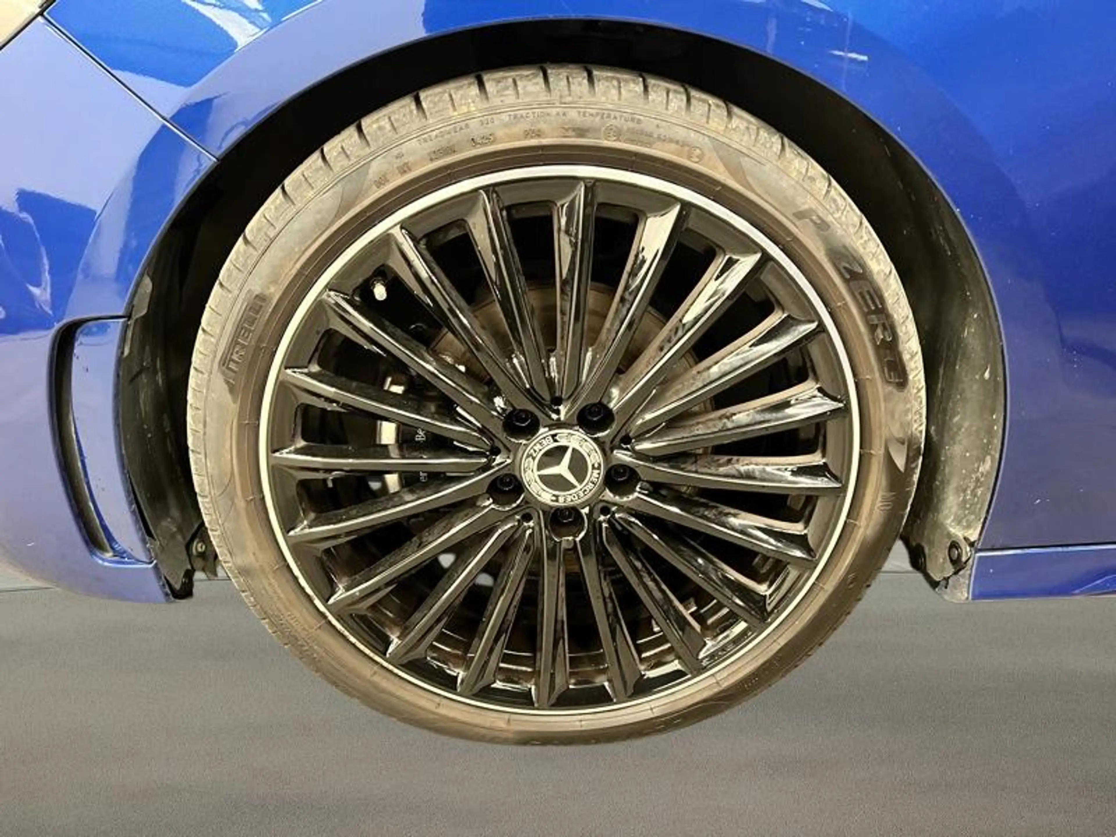 Mercedes-Benz B 180 d AMG Pack Night Pano Attelage — photo 5
