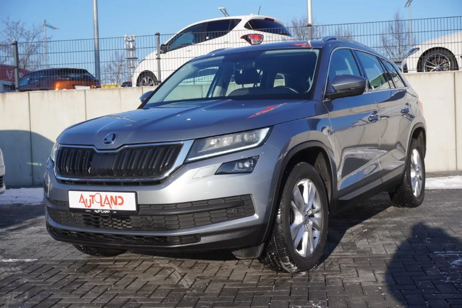 Skoda Kodiaq 1.4 TSI DSG LED Android Apple Sitzheizung Grau - 2