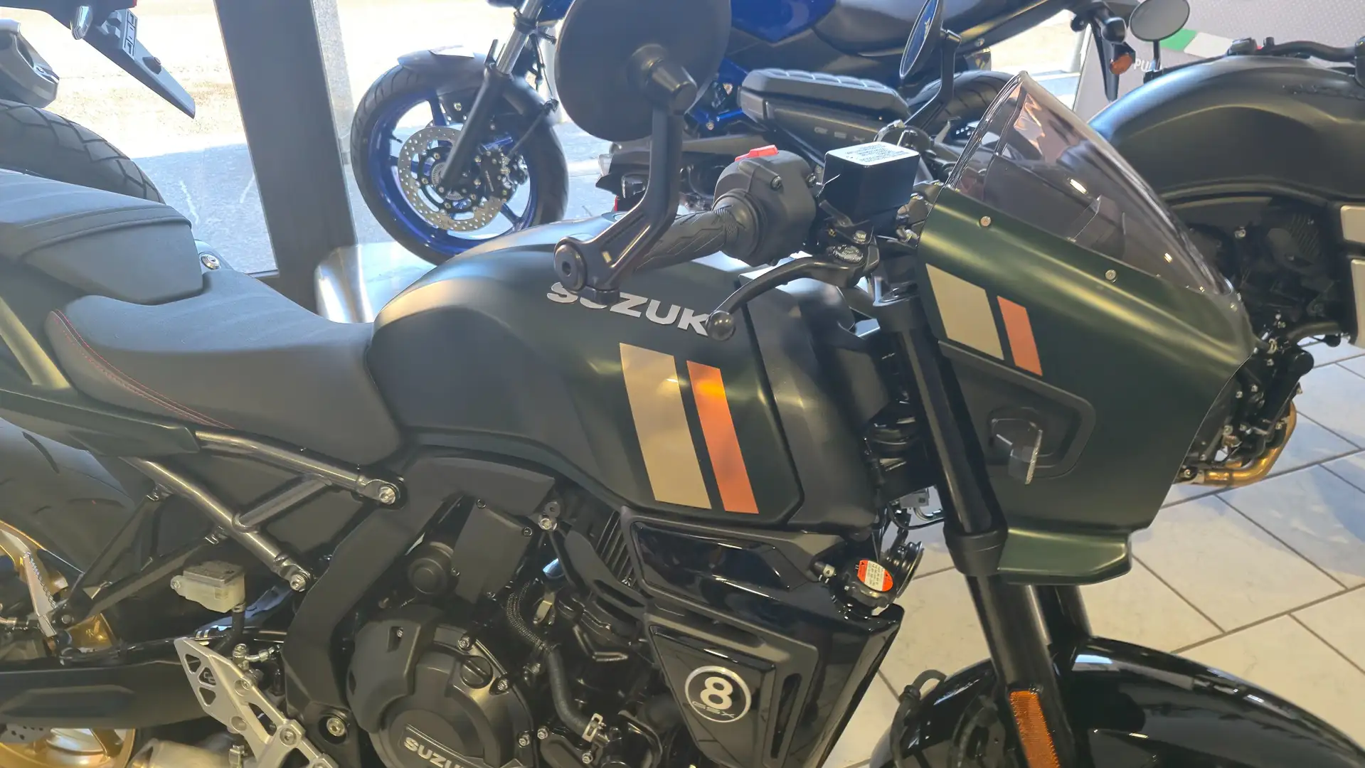 Suzuki GSX 8S X8TT NAKED Zwart - 2