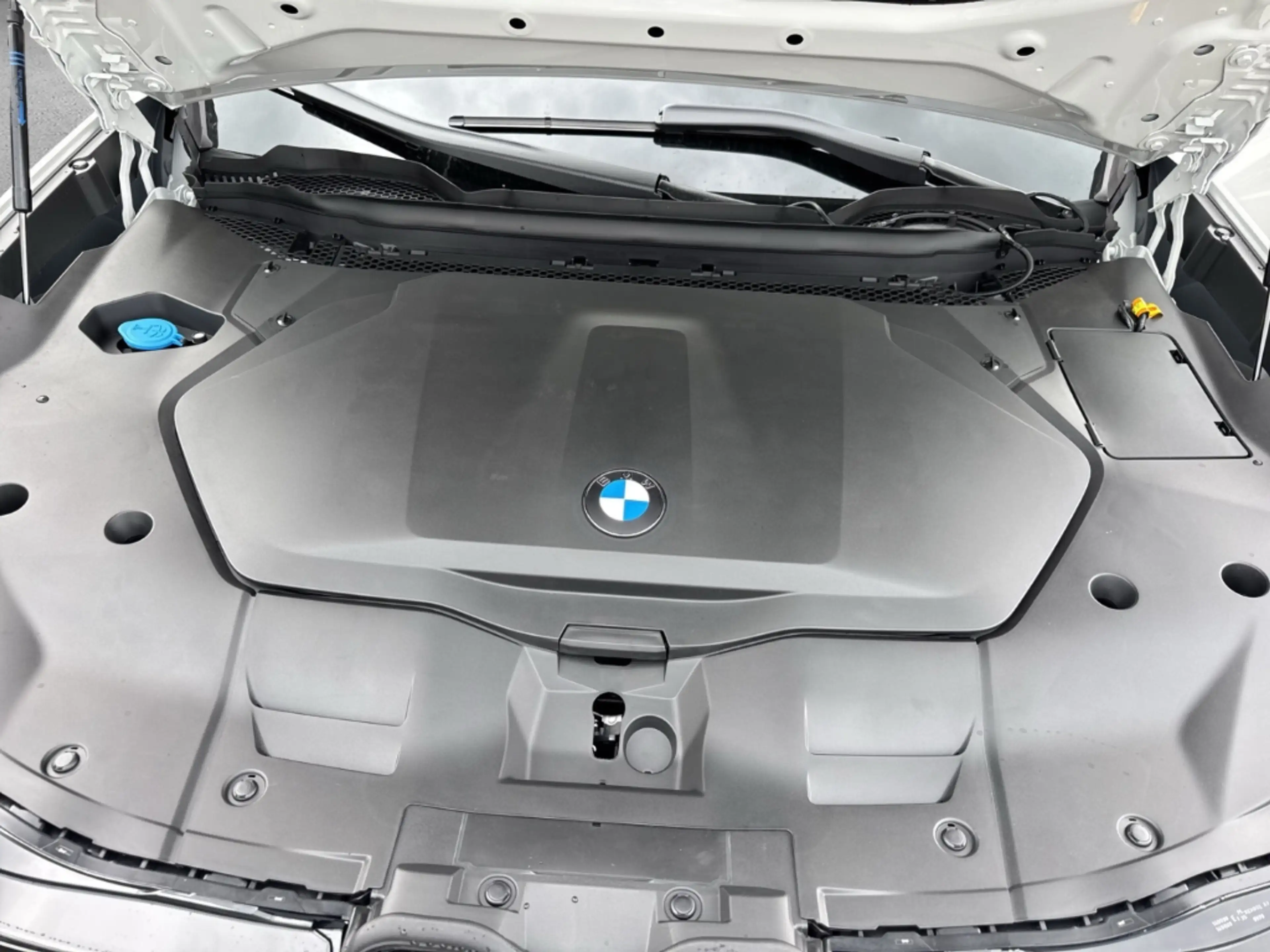 BMW iX3 40 M Sport Pro LMR 22'' HUD AHK Panorama Soundsyst — photo 14
