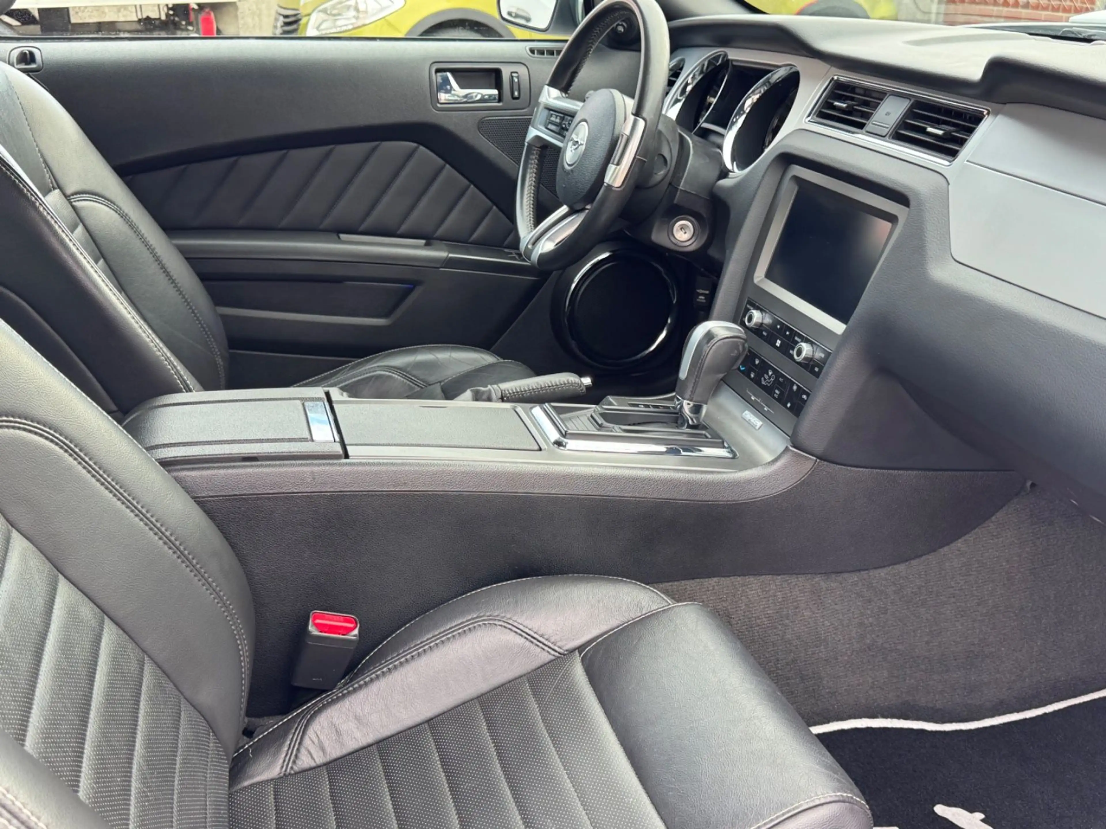 Ford Mustang GT 5.0 COUPE AUTOMATIK * NAVI* LEDER* — photo 11