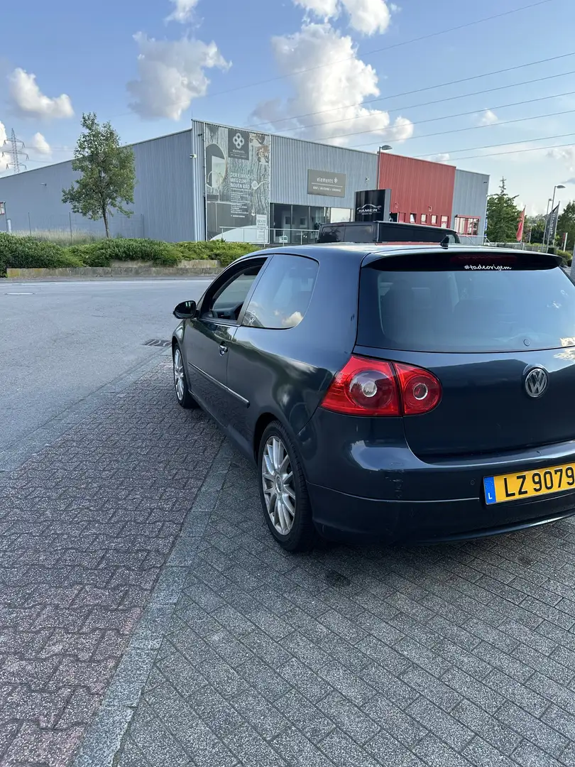 Volkswagen Golf 2.0 TDI Individual - 2