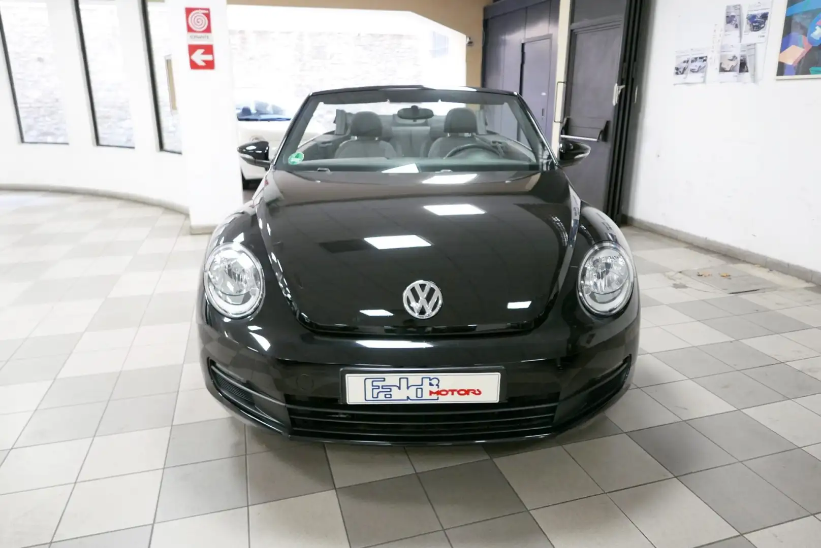 Volkswagen Maggiolino Cabrio 1.2 TSI Design BlueMotion Technology Чёрный - 2