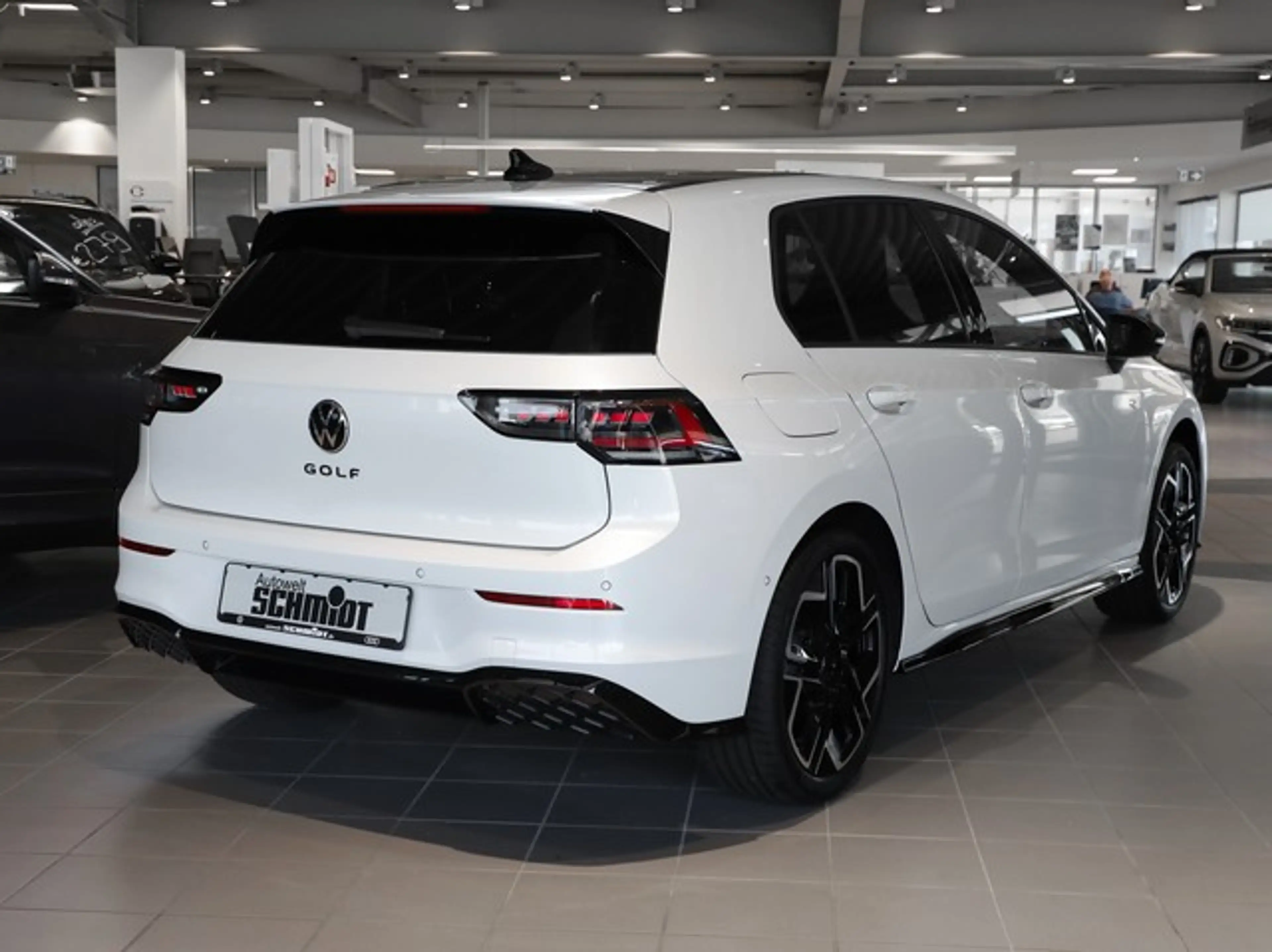 Volkswagen Golf R Golf "R-LINE" 1,5 l eTSI 7-Gang-DSG — photo 2