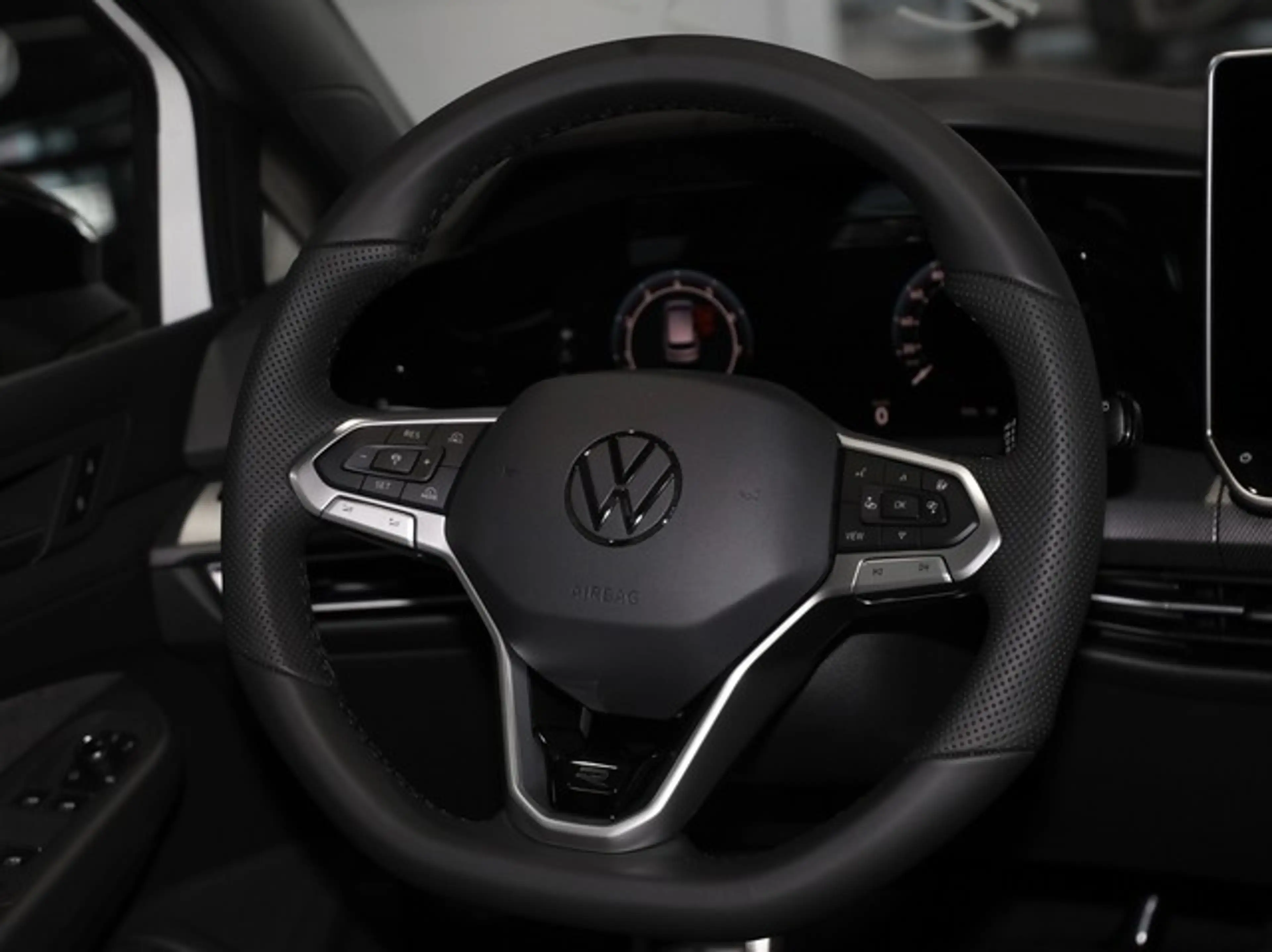 Volkswagen Golf R Golf "R-LINE" 1,5 l eTSI 7-Gang-DSG — photo 7
