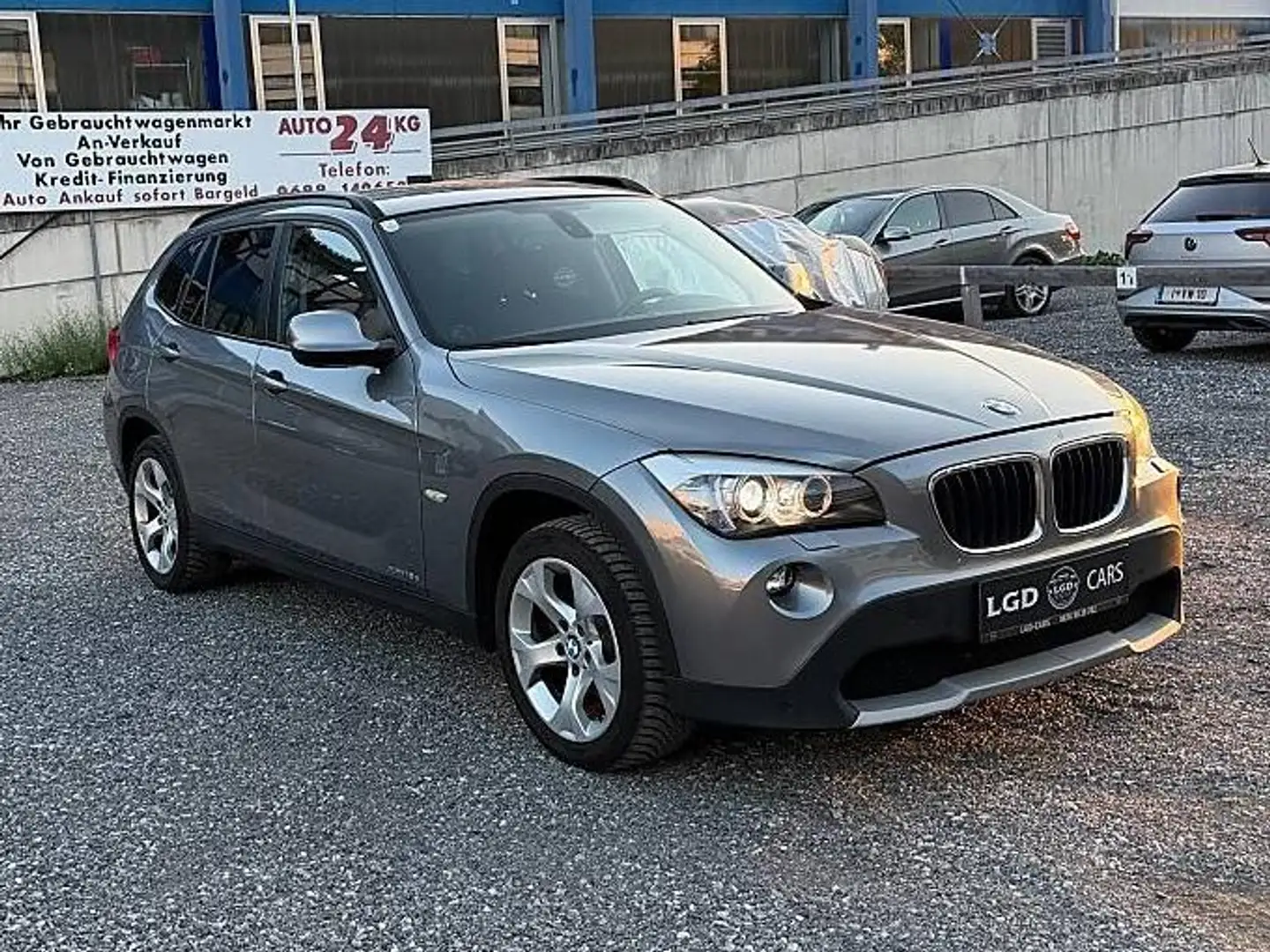 BMW X1 xDrive 18 d Grau - 2