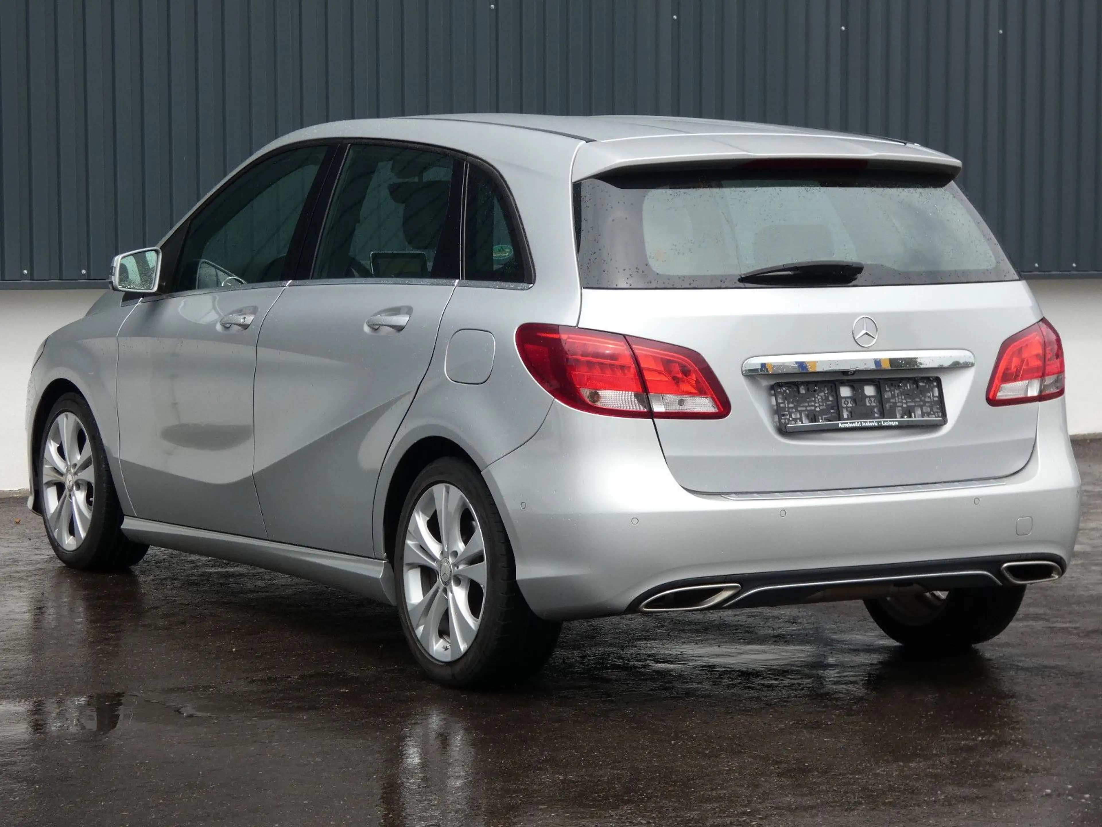 Mercedes-Benz B 180 d Aut. Urban Navi SHZ Tempomat Kamera AHK — photo 24