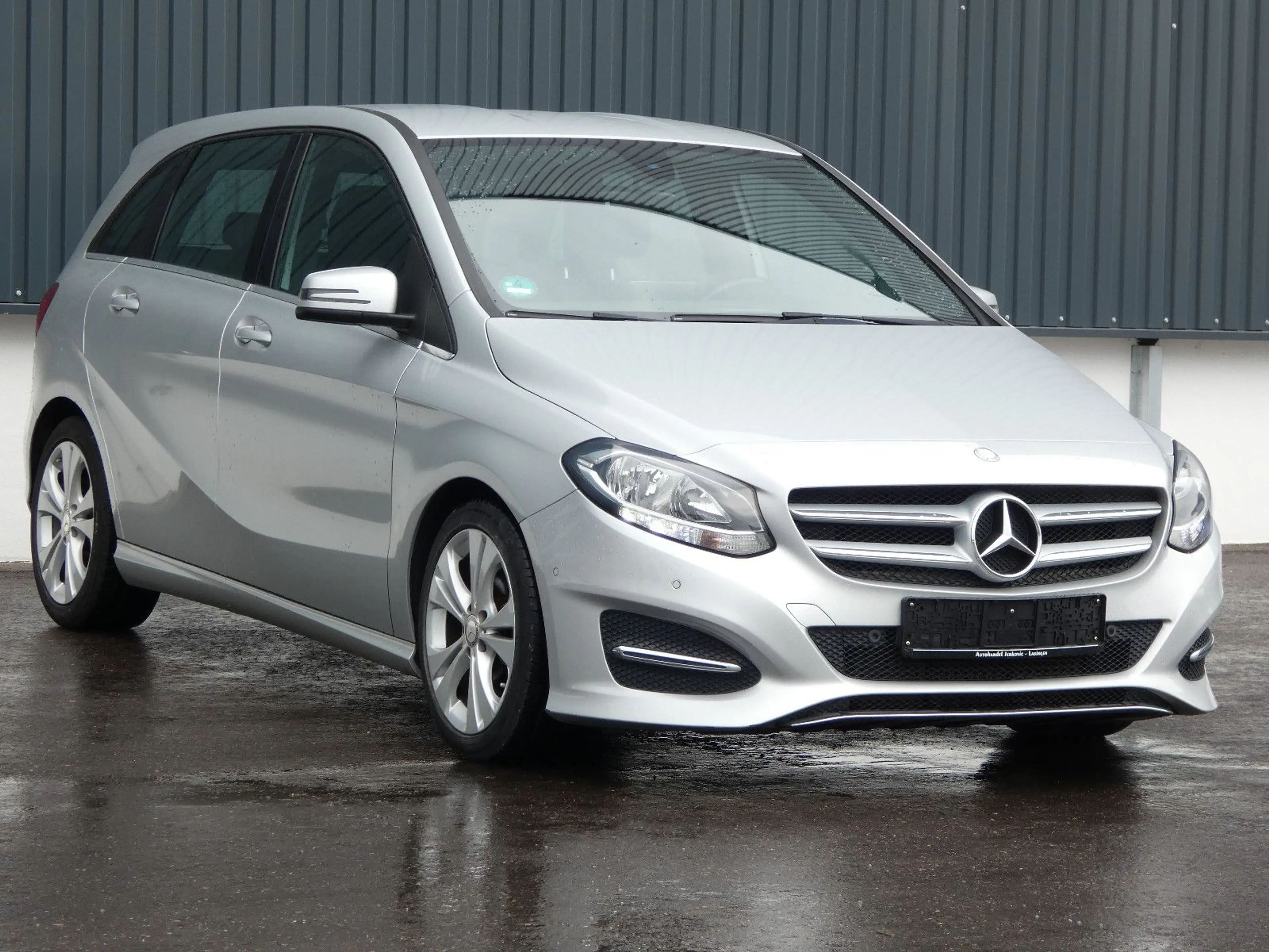 Mercedes-Benz B 180 d Aut. Urban Navi SHZ Tempomat Kamera AHK — photo 19