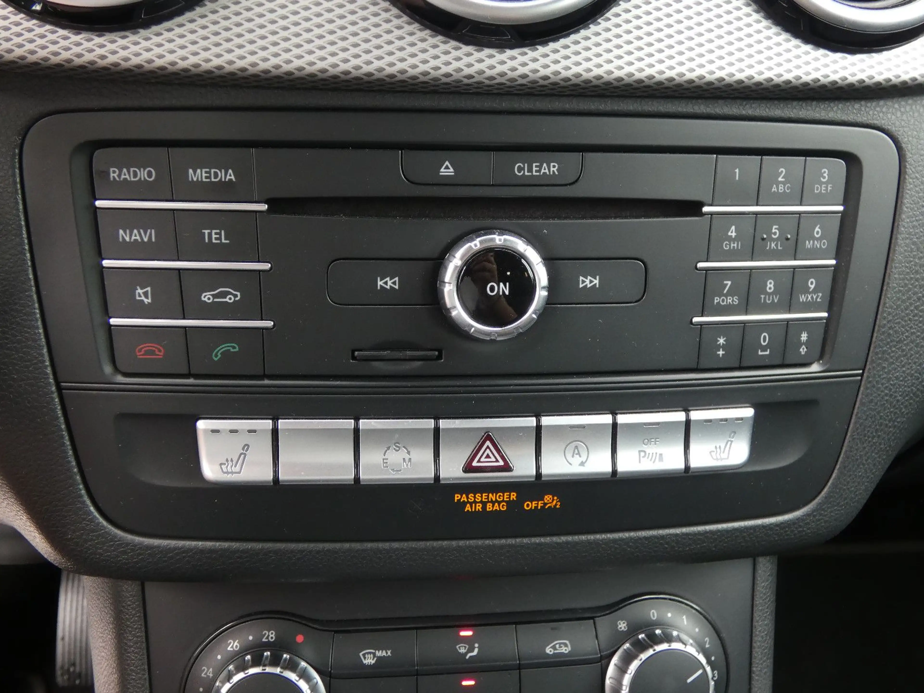 Mercedes-Benz B 180 d Aut. Urban Navi SHZ Tempomat Kamera AHK — photo 11