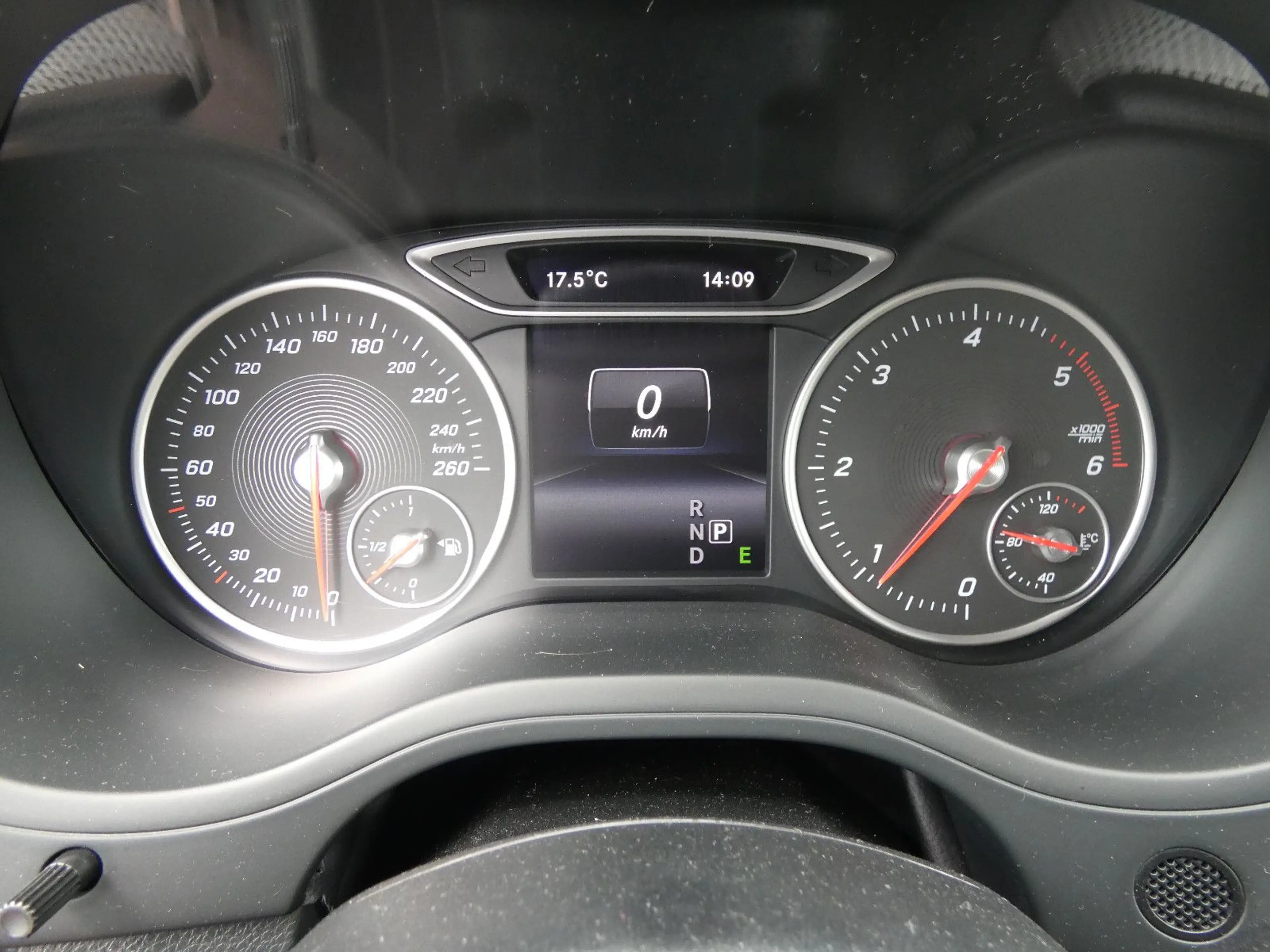 Mercedes-Benz B 180 d Aut. Urban Navi SHZ Tempomat Kamera AHK — photo 15