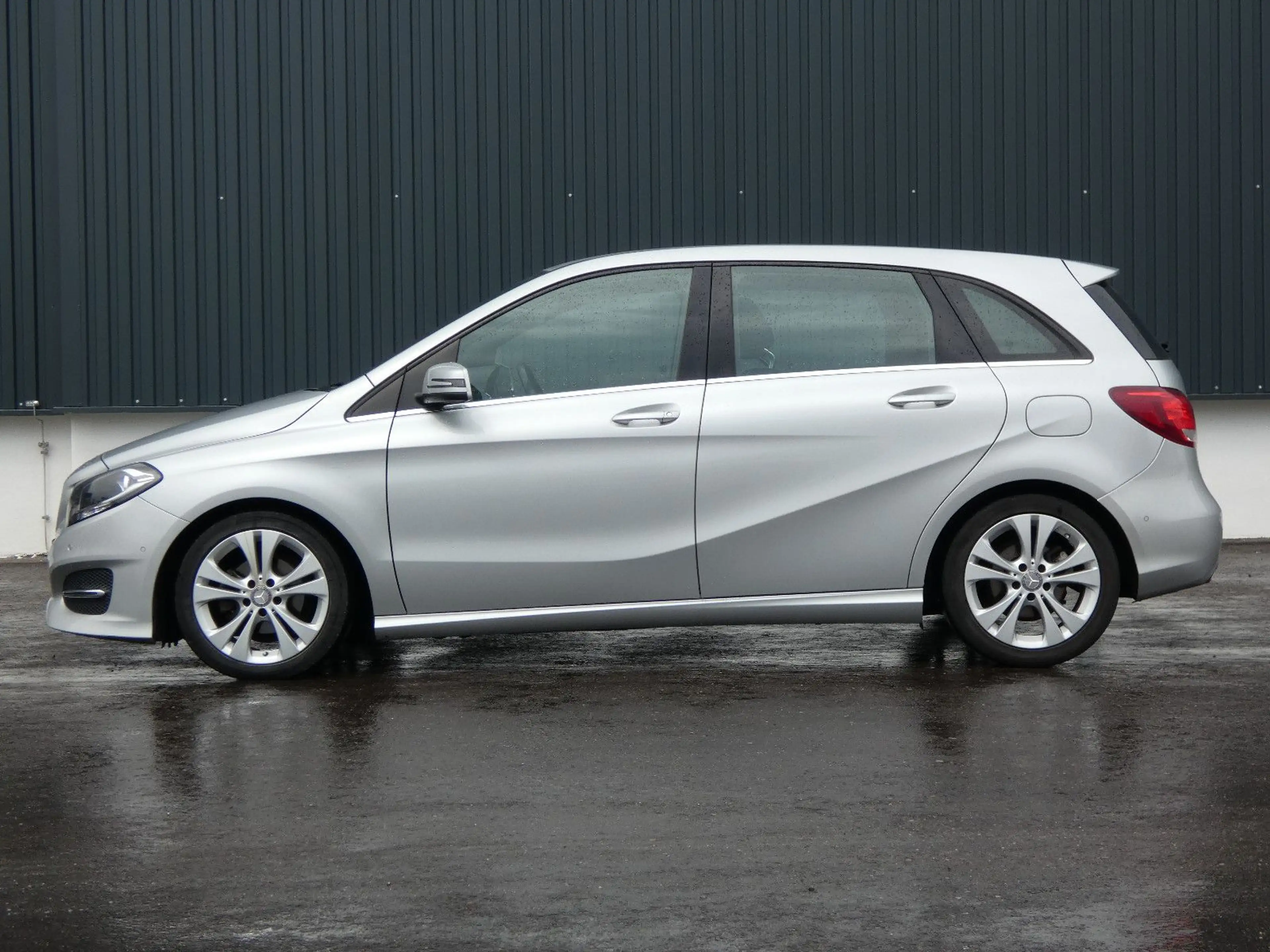 Mercedes-Benz B 180 d Aut. Urban Navi SHZ Tempomat Kamera AHK — photo 20