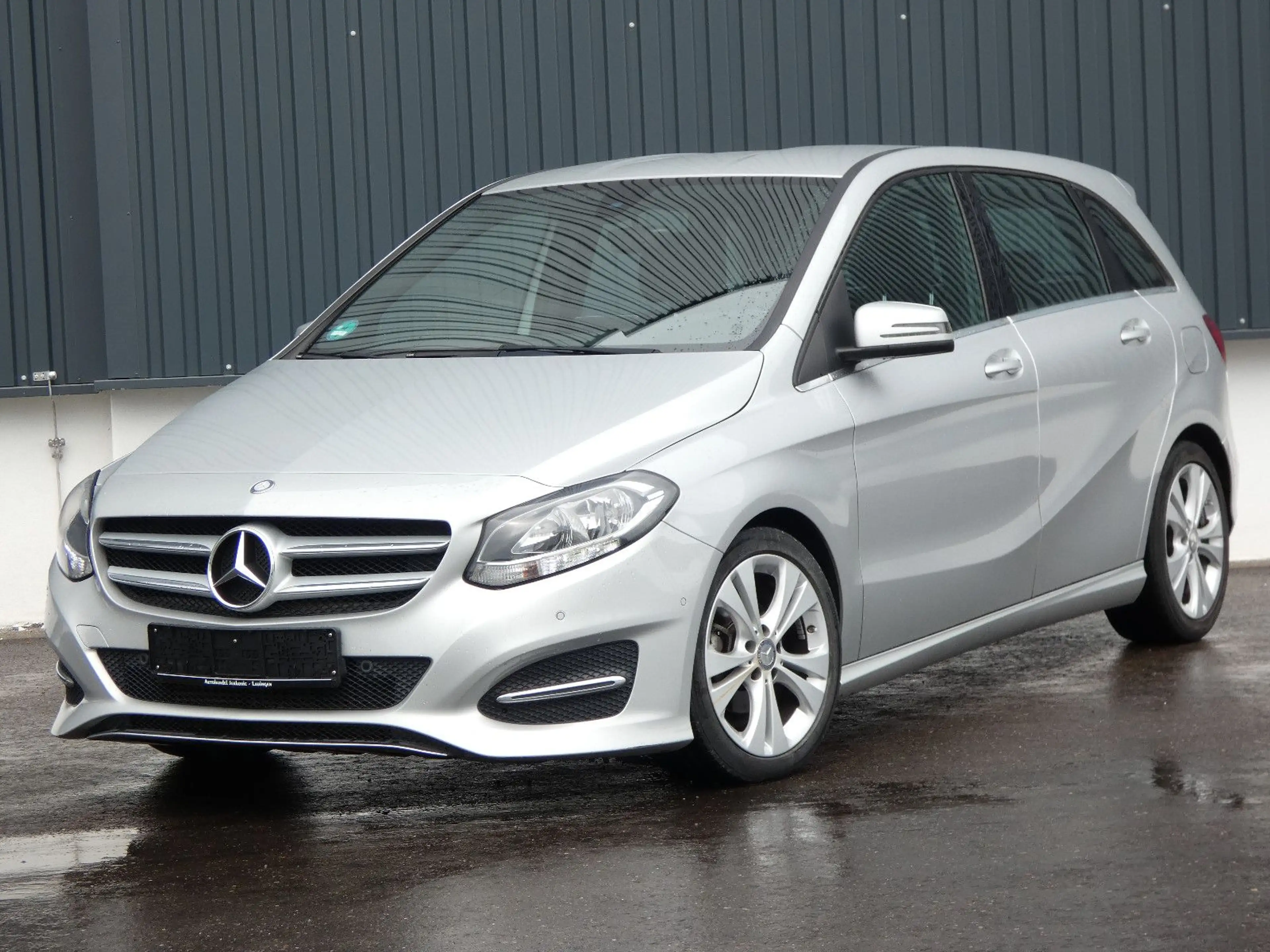Mercedes-Benz B 180 d Aut. Urban Navi SHZ Tempomat Kamera AHK