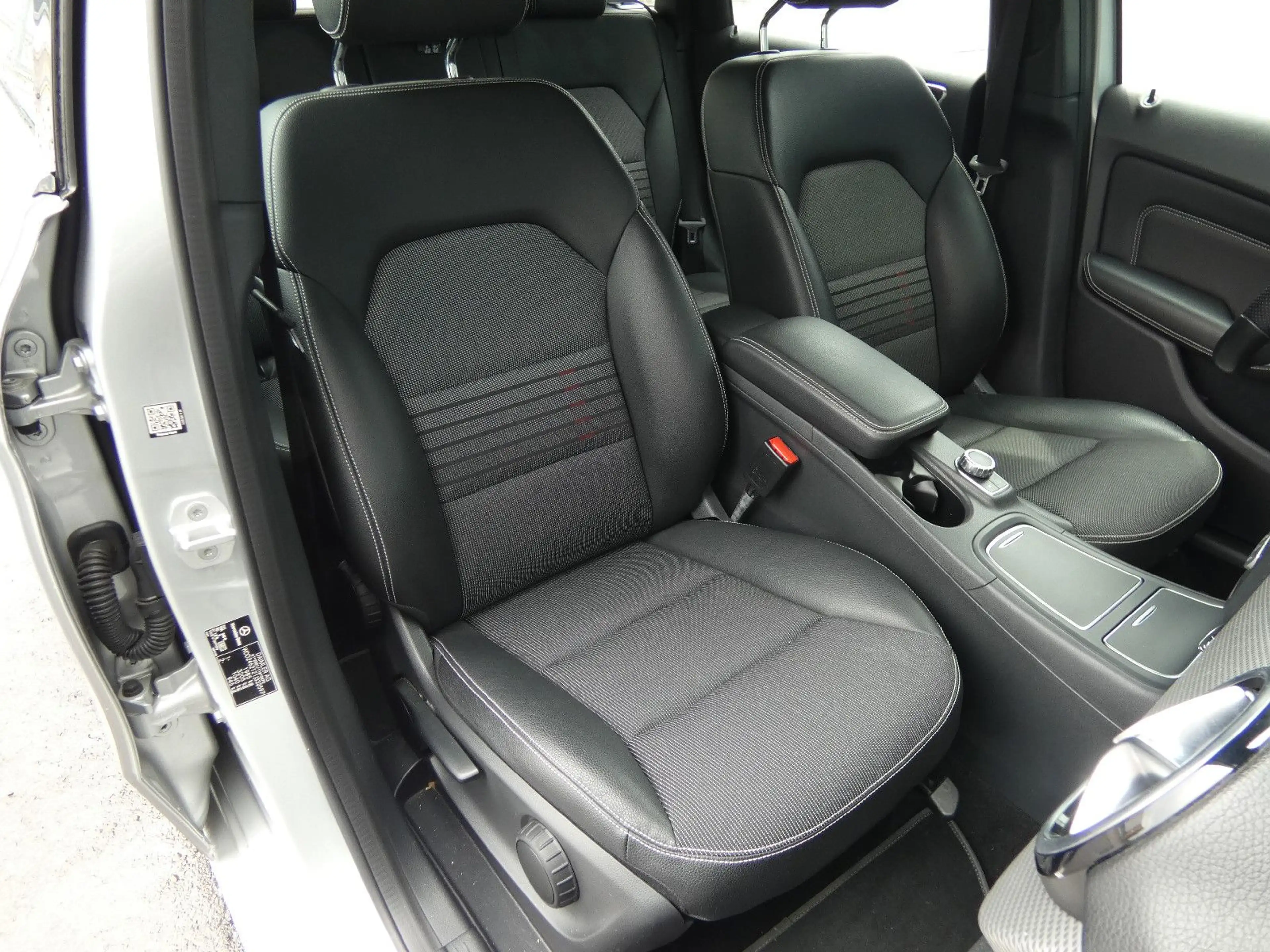 Mercedes-Benz B 180 d Aut. Urban Navi SHZ Tempomat Kamera AHK — photo 6