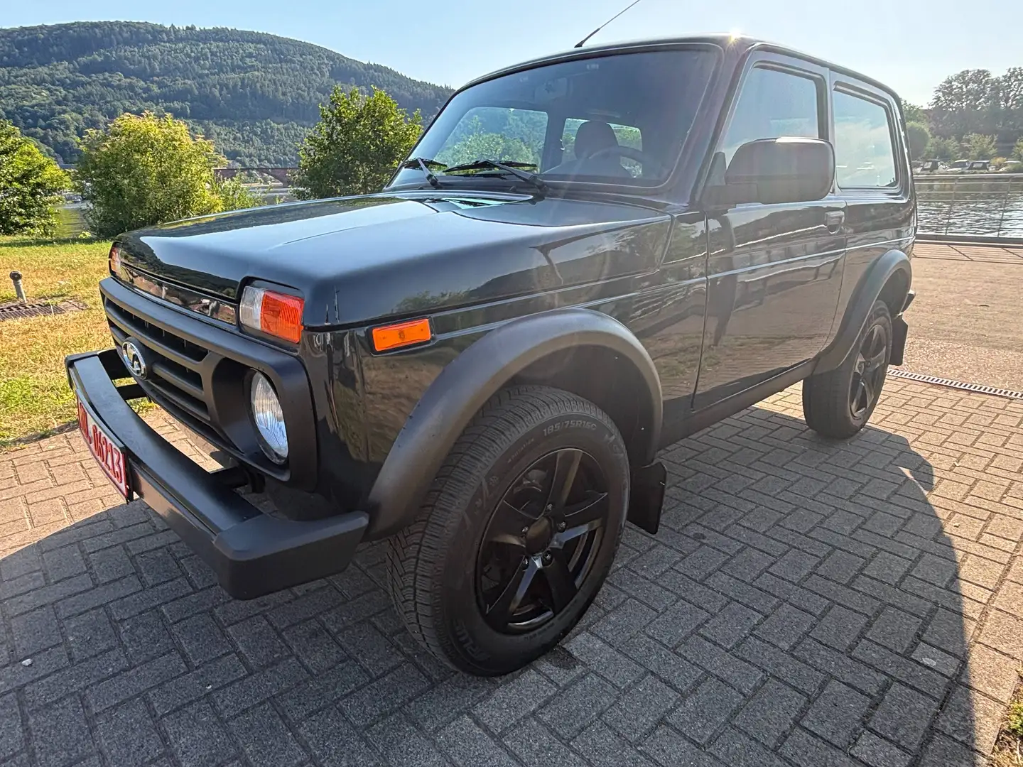 Lada Taiga 4x4 Excl. Vollleder Alcantara Himmel Grün - 2