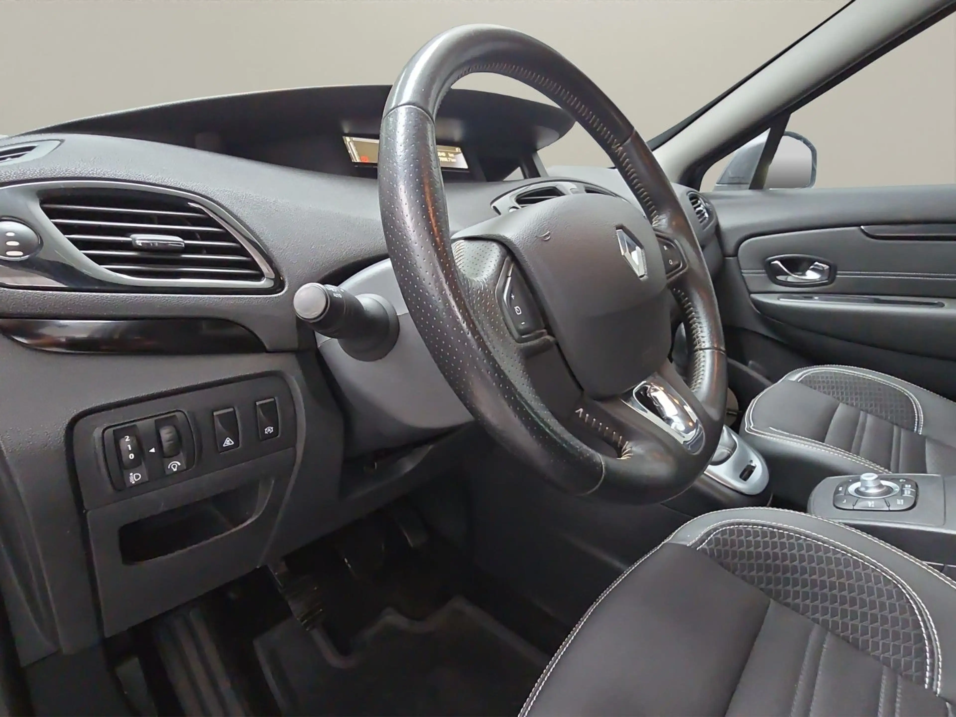 Renault Scenic Grand Scenic BOSE Edition*Navi*Kamera*Tempo*AHK* — photo 10