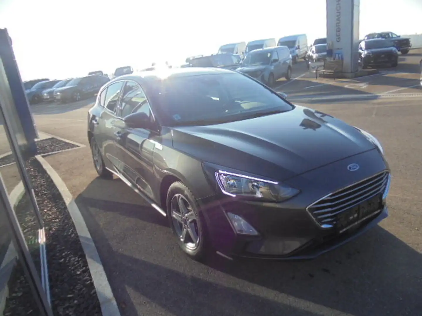 Ford Focus 1,0 EcoBoost Trend Edition 100PS Benzin Grau - 2