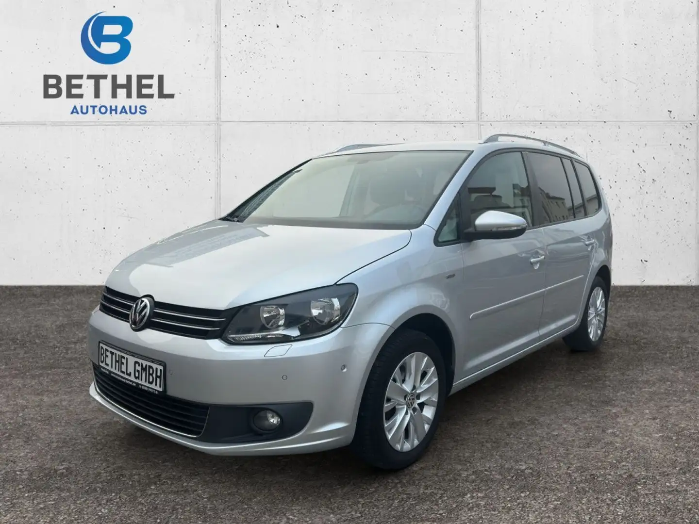 Volkswagen Touran 1.2 TSI Life, Navi, Shz, PDC Bluetooth Silber - 1