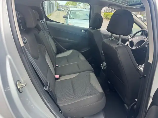 Peugeot 308 view 10