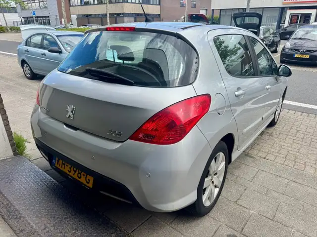 Peugeot 308 view 6