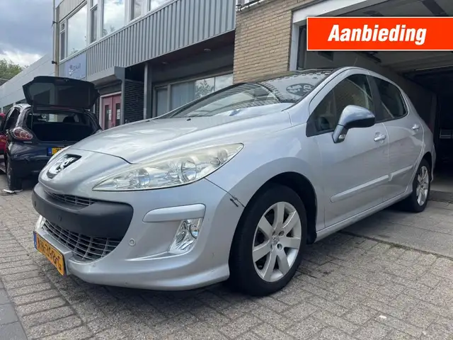 2009 Peugeot 308 in Grey for sale