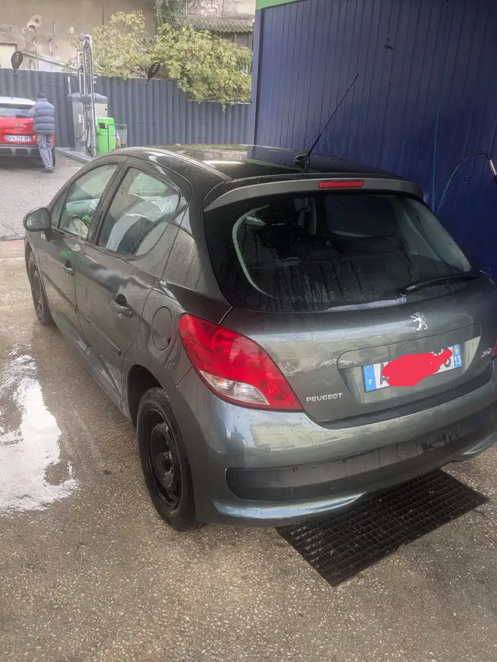 Peugeot 207 1.4 VTi 95ch SÃ©rie 64