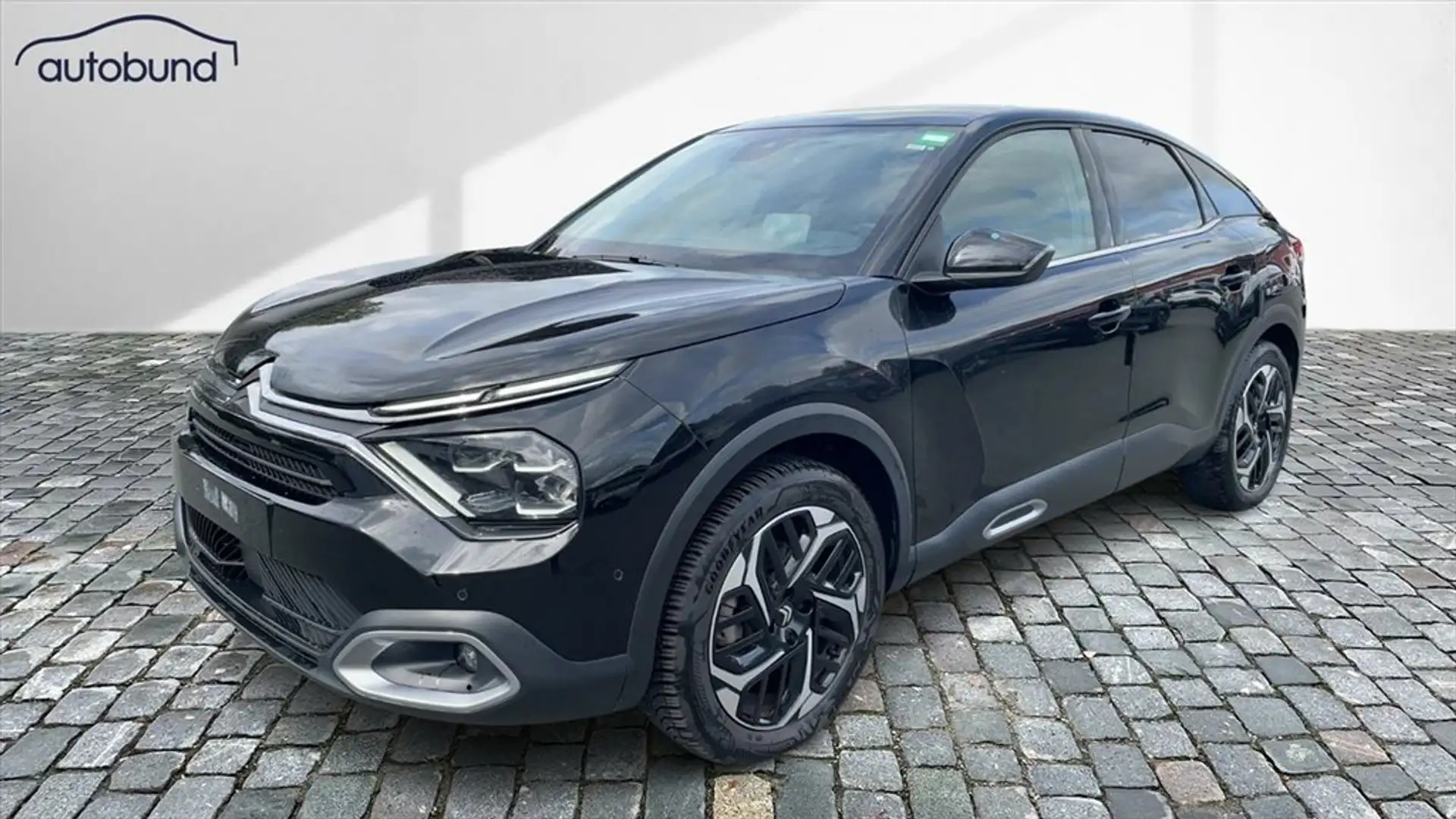 Citroen C4 III 1,5 BlueHDI Autom. Max Keyless Navi Panorama Zwart - 1