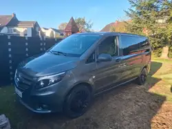 Mercedes-Benz Vito Mixto kompakt 5 Sitze komplett verglast