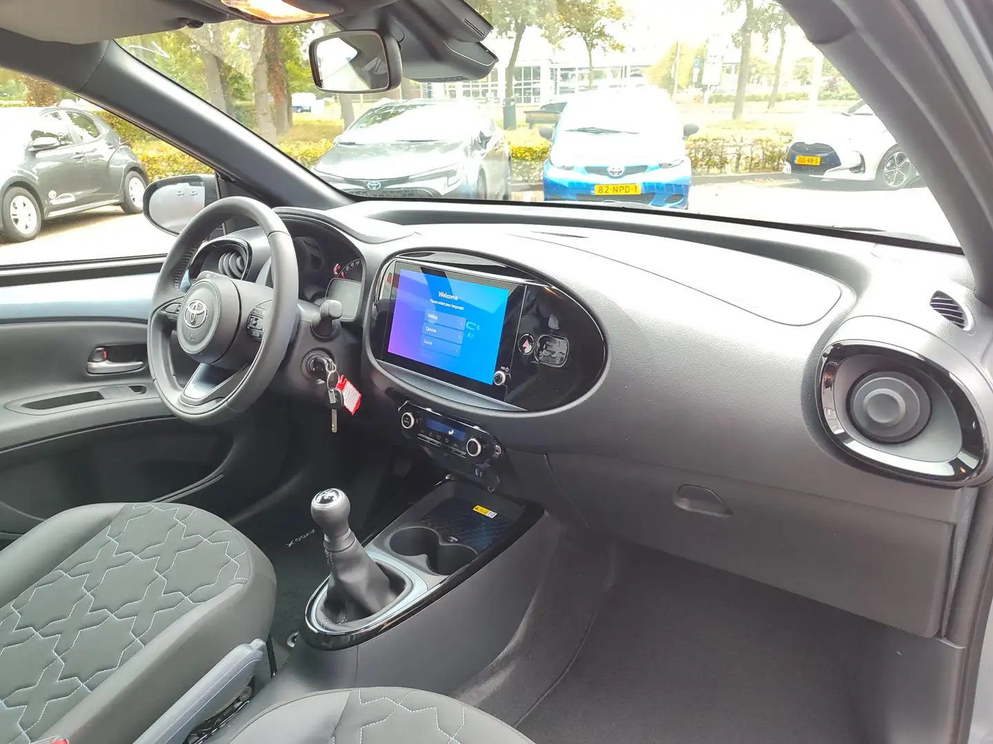 Toyota Aygo X 1.0 VVT-i MT ENVY NIEUW DIRECT LEVERBAAR! PARK-SEN Gris - 2